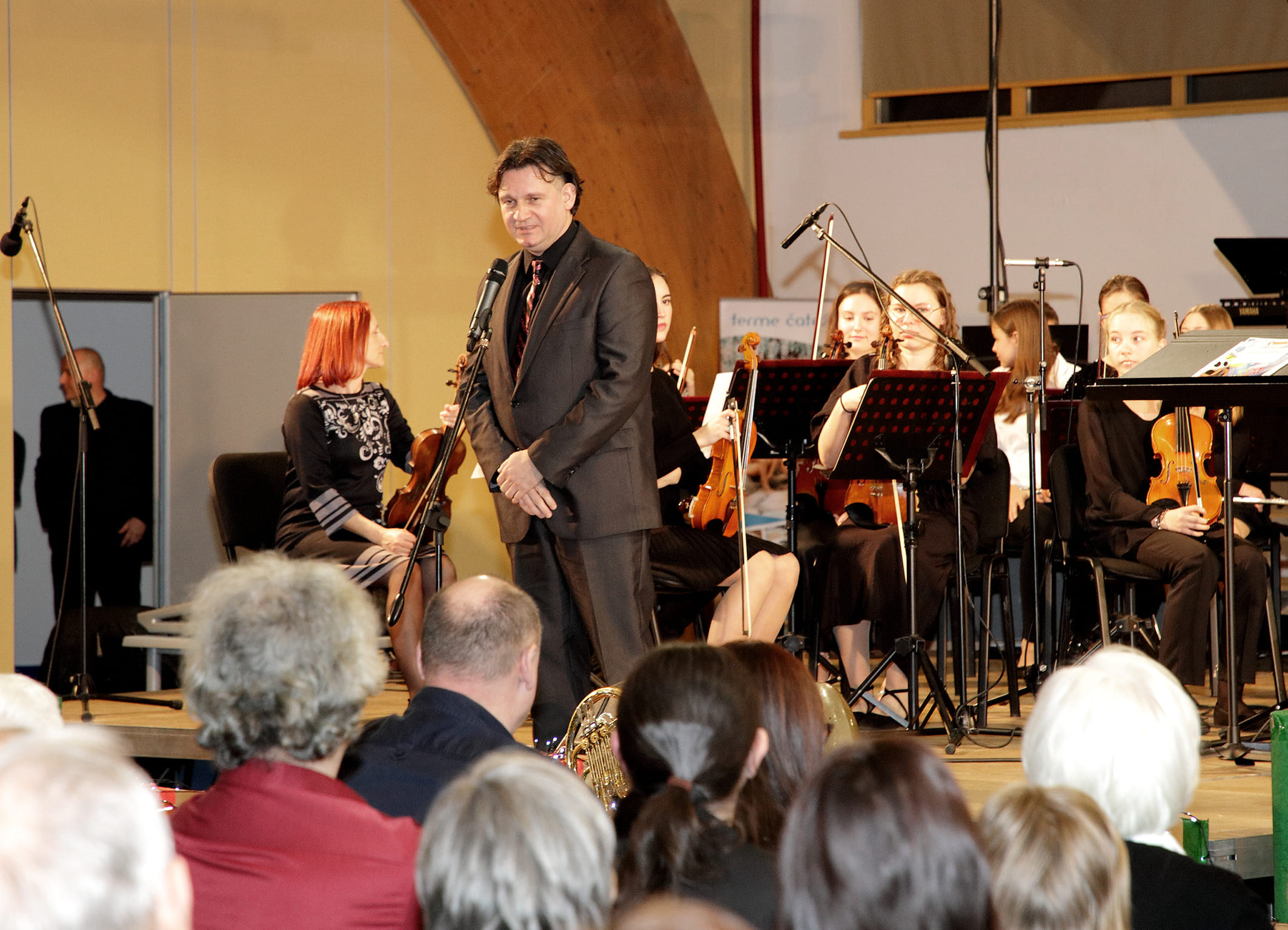 Koncert orkestrov in zbora