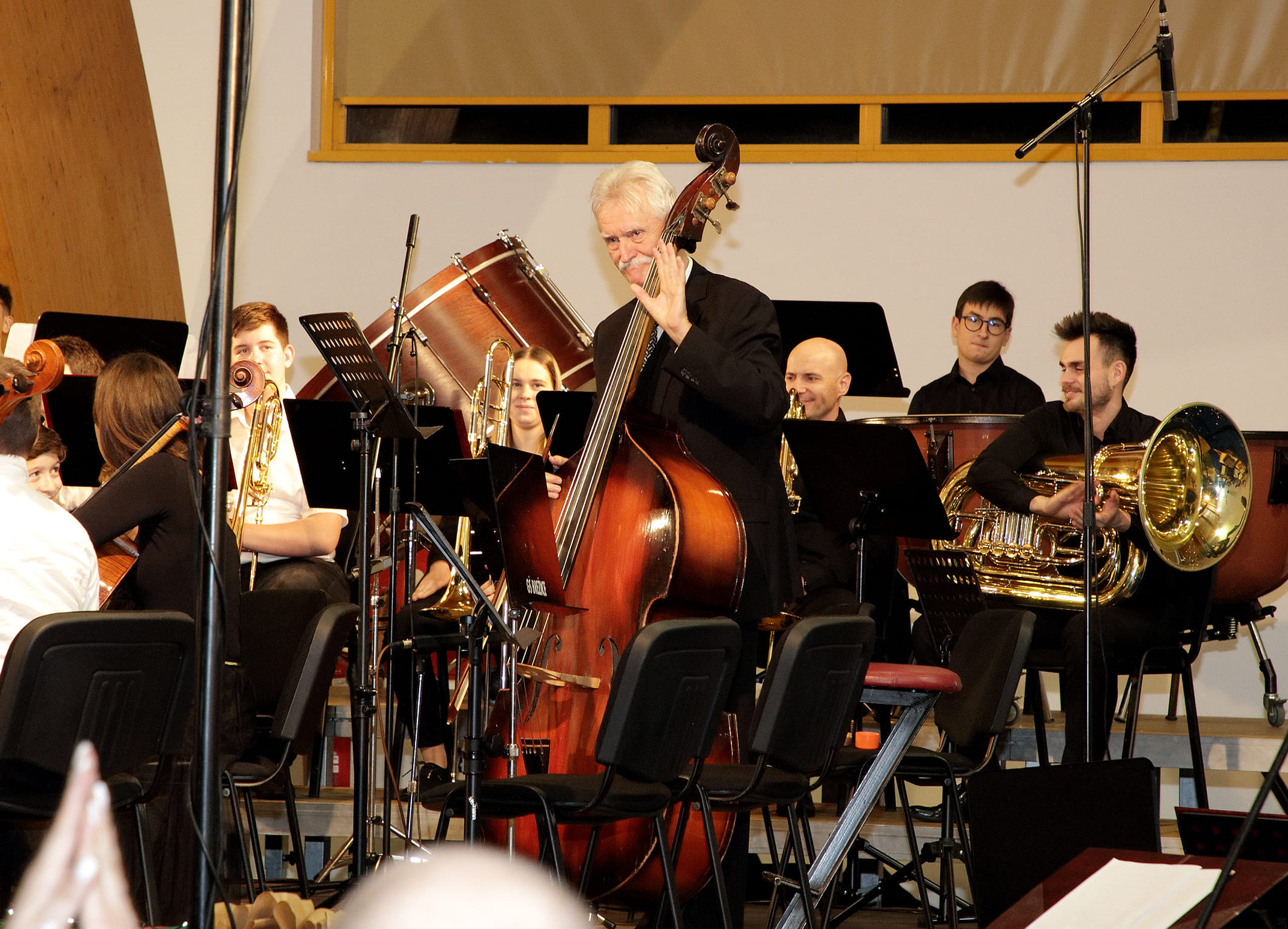 Koncert orkestrov in zbora