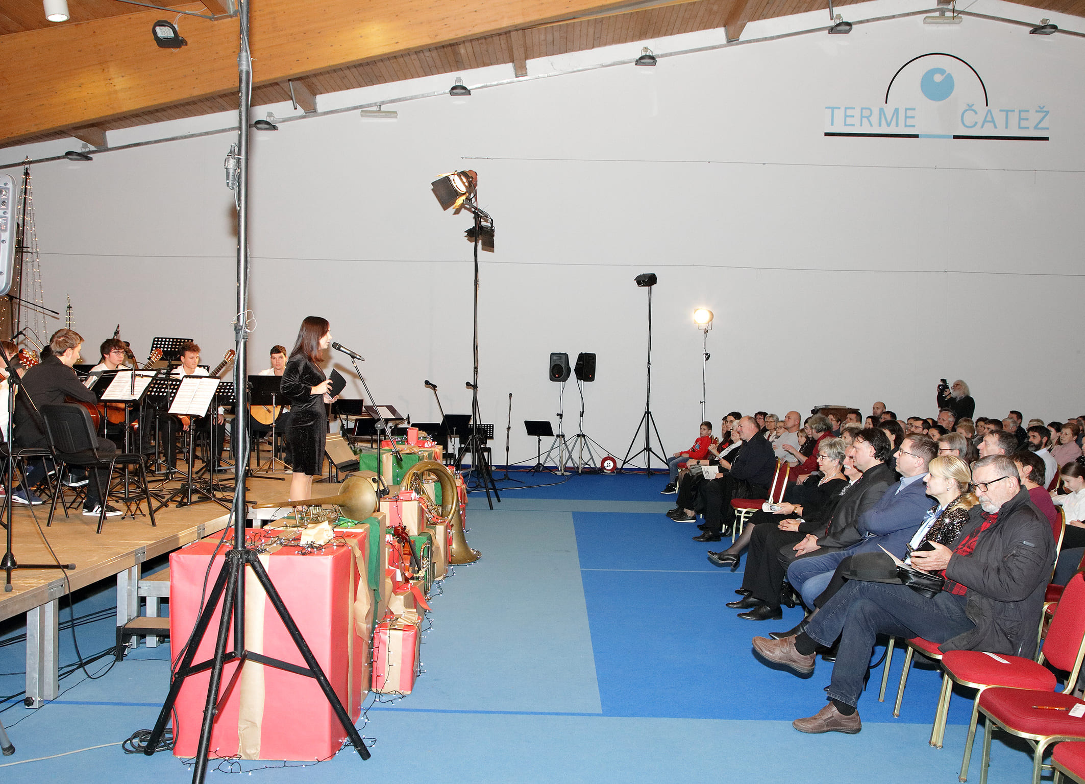 Koncert orkestrov in zbora