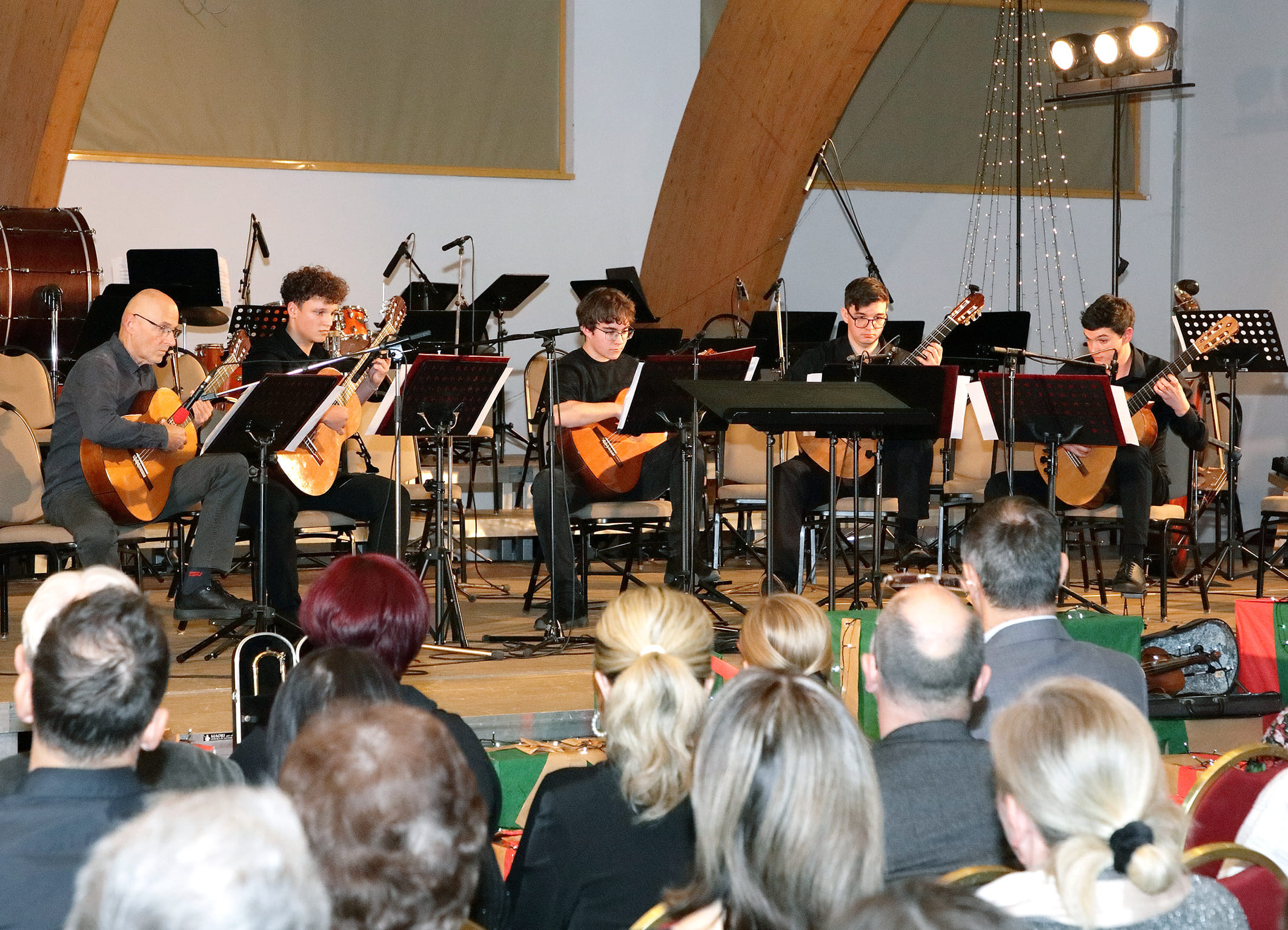 Koncert orkestrov in zborov