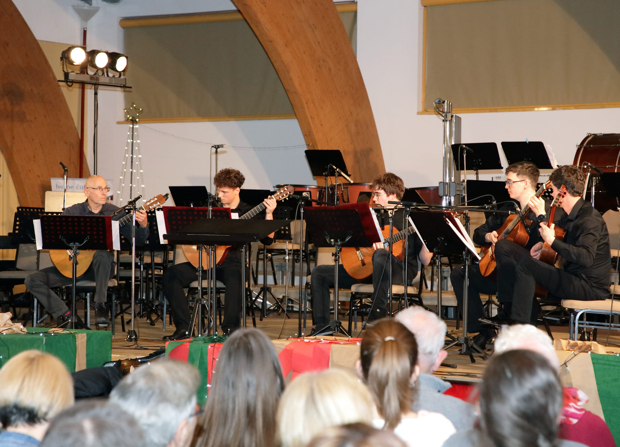 Koncert orkestrov in zborov
