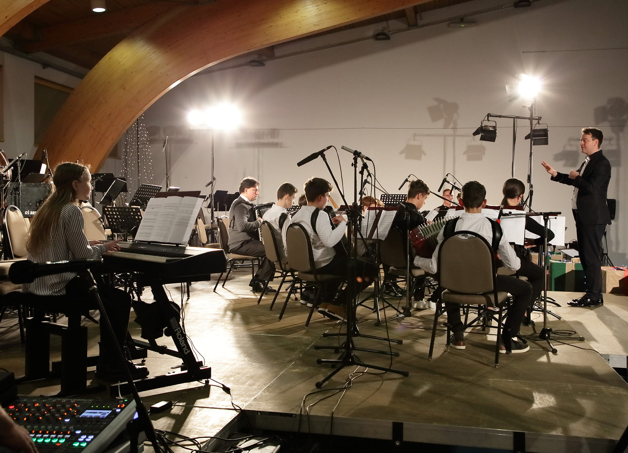 Koncert orkestrov in zborov