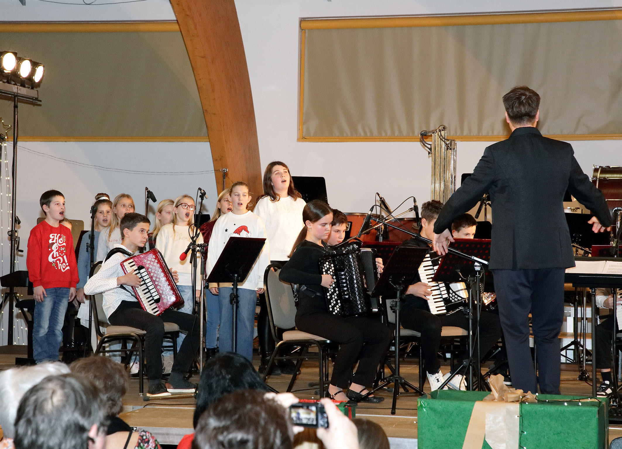 Koncert orkestrov in zborov