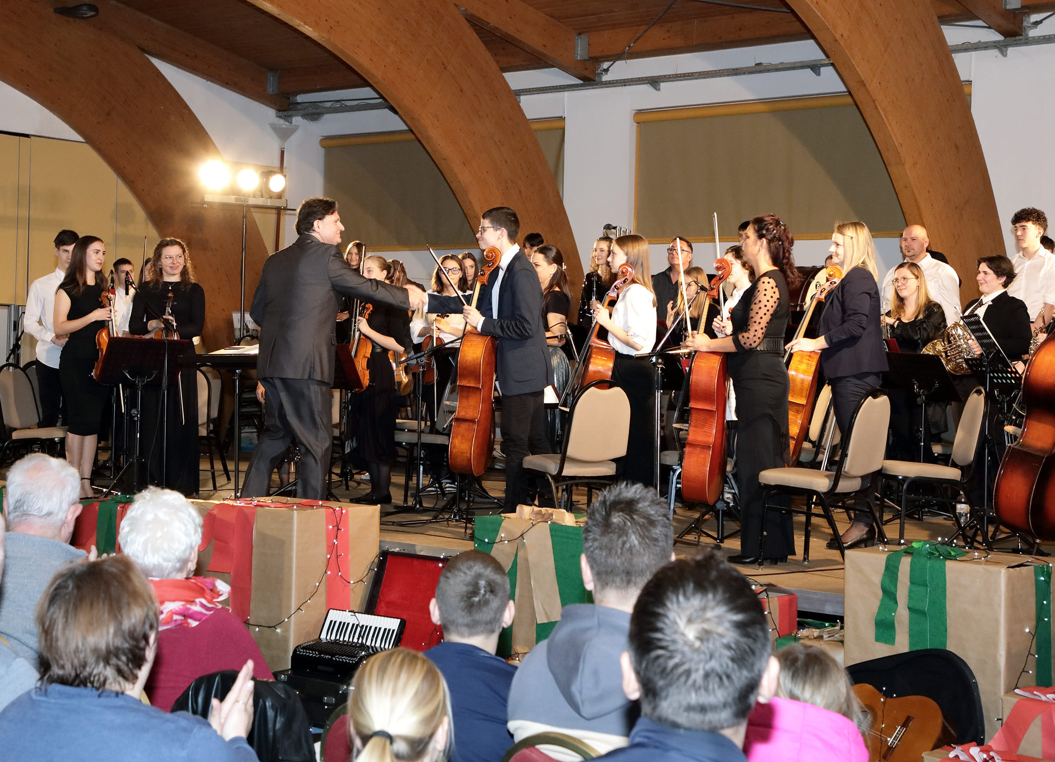 Koncert orkestrov in zborov