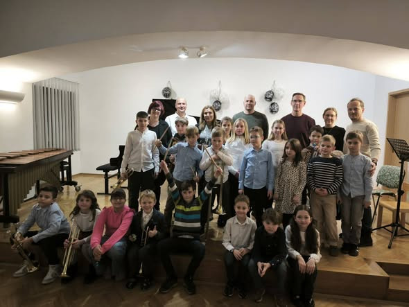 Nastop prvošolcev – klavir, harmonika, diatonična harmonika, trobila in tolkala