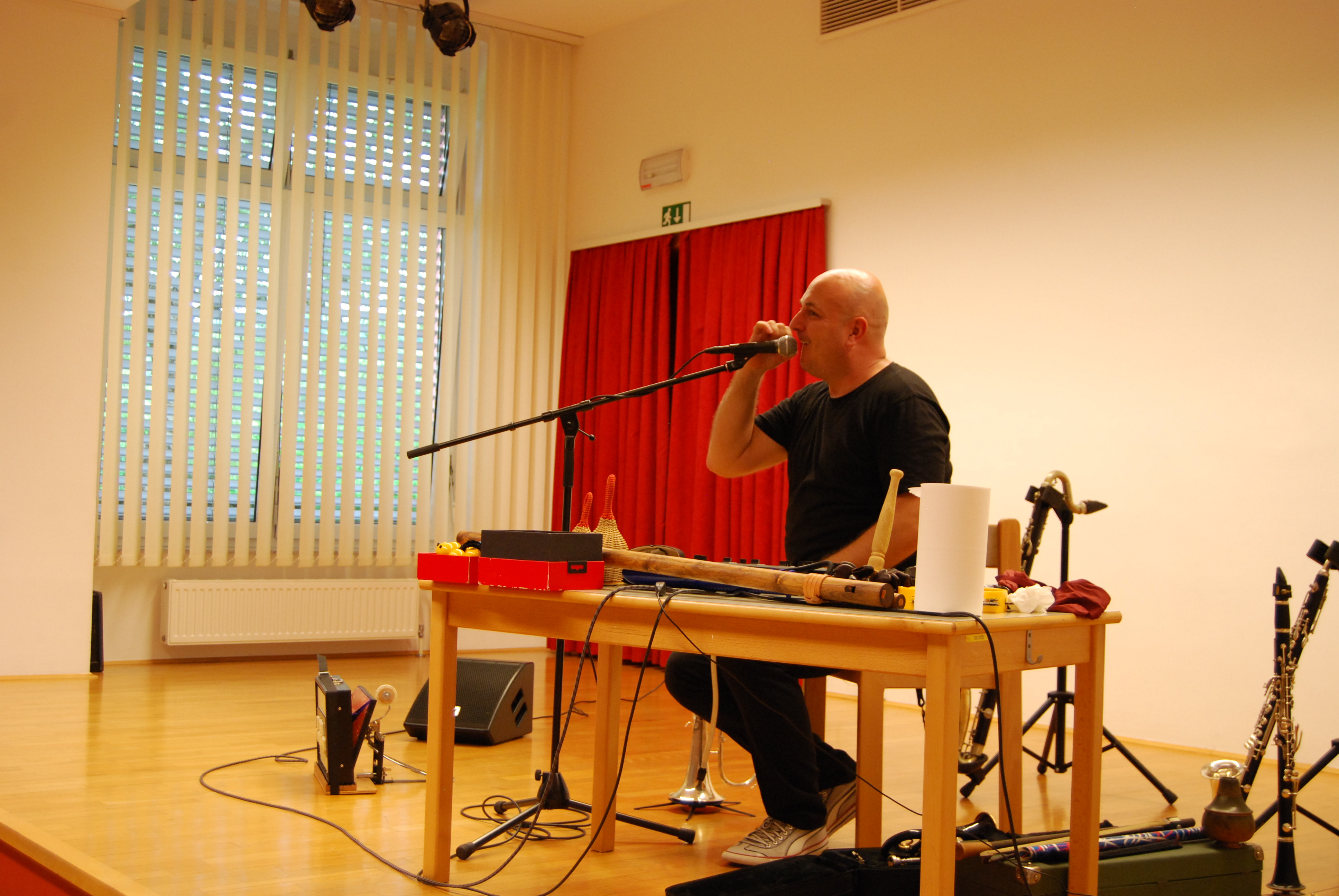 Nastop multiinštrumentalista Boštjana Gombača