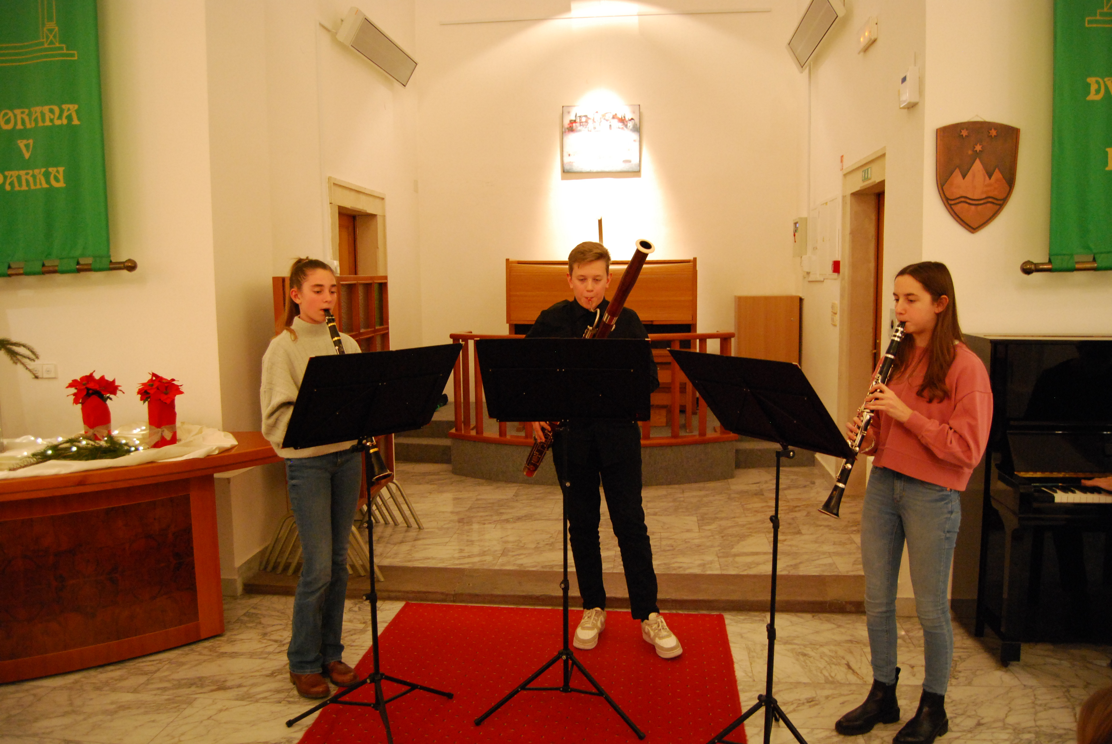 Otvoritev novoletne razstave Društva likovnikov OKO