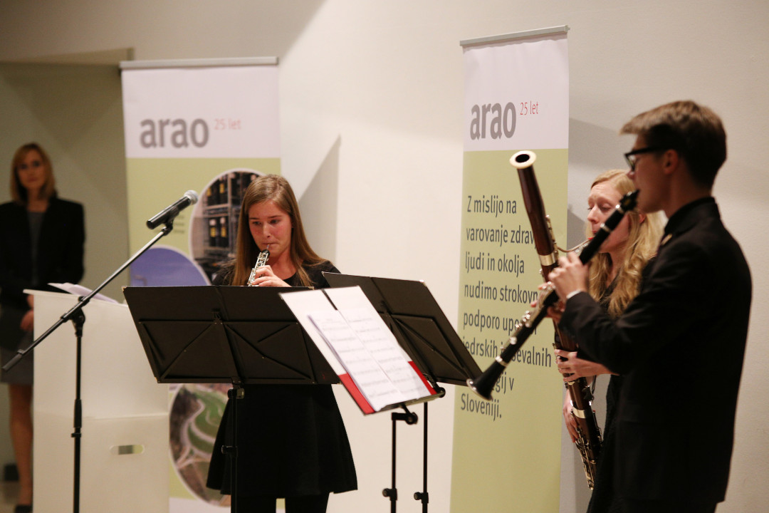 Pihalni trio čestita 25 let ARAO