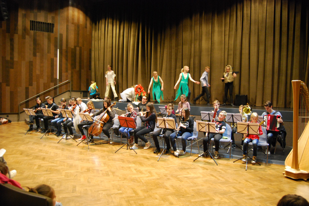 Predstavitev Glasbene šole Krško  - glasbena pravljica