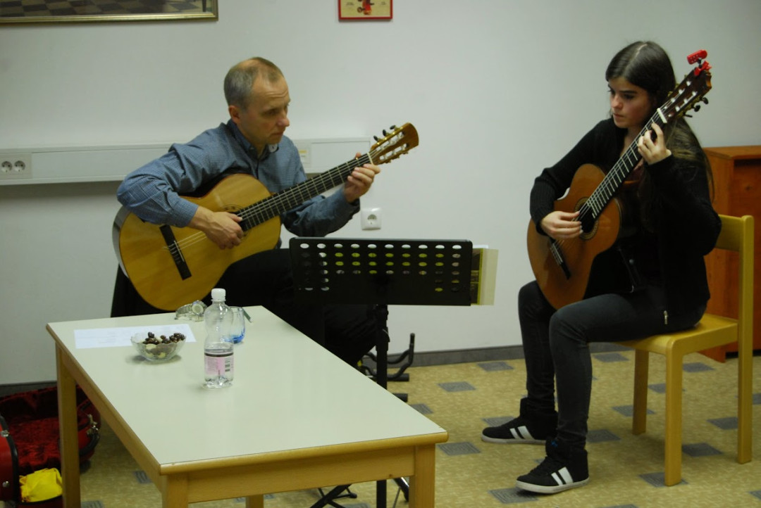 Utrinki seminarja za kitaro 2014