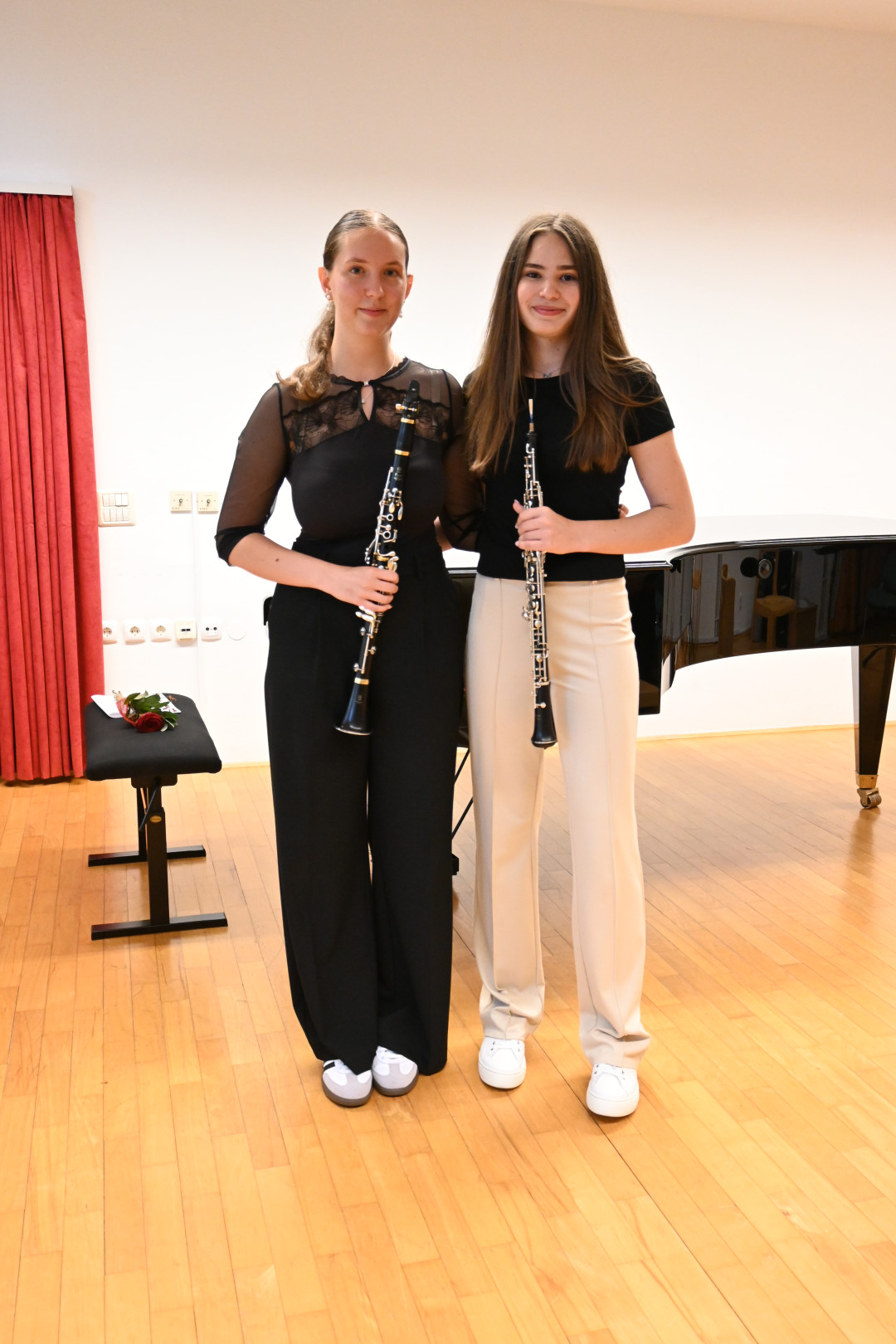 Zaključni recital Neve Žnideršič in Mojce Rostohar