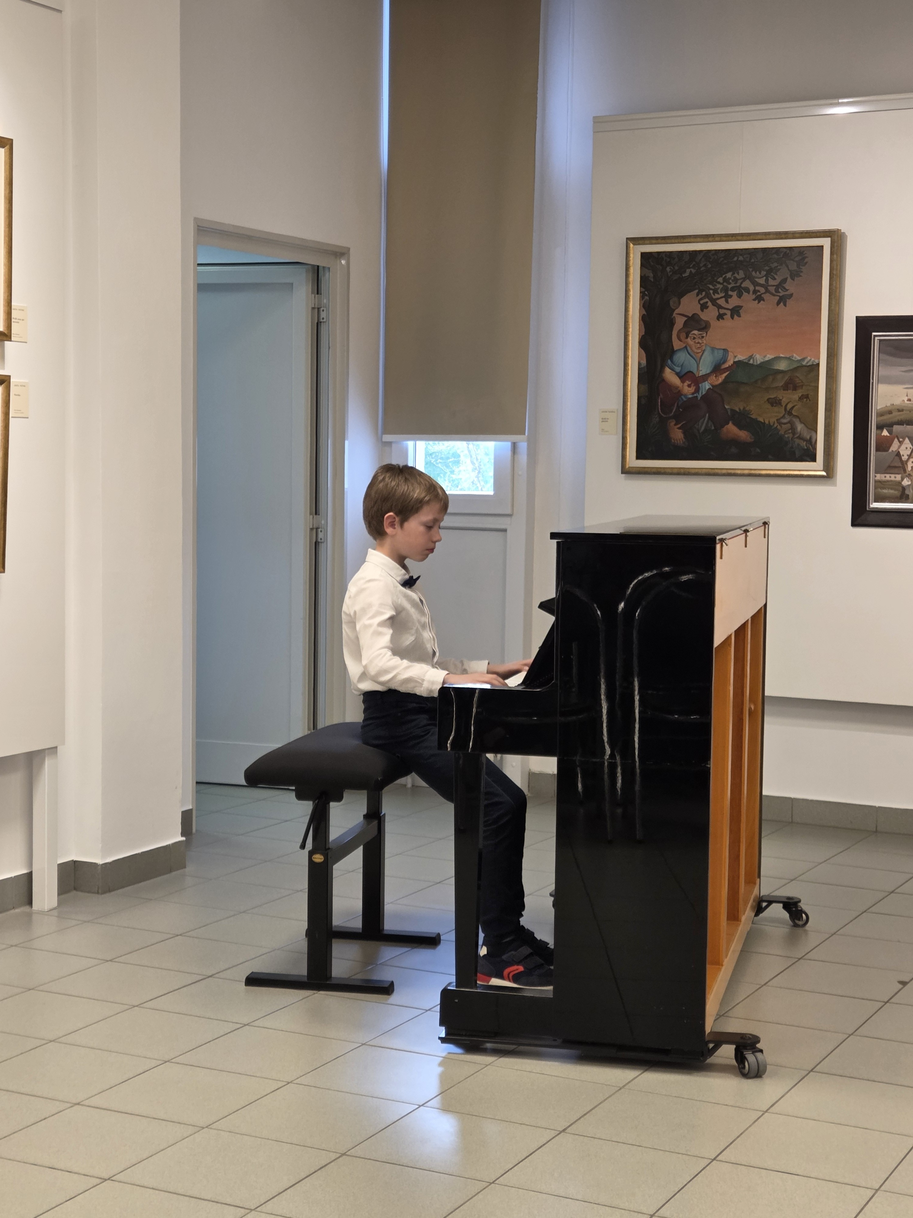 Četrti koncert iz cikla Mladi glasbeniki nastopajo v galeriji