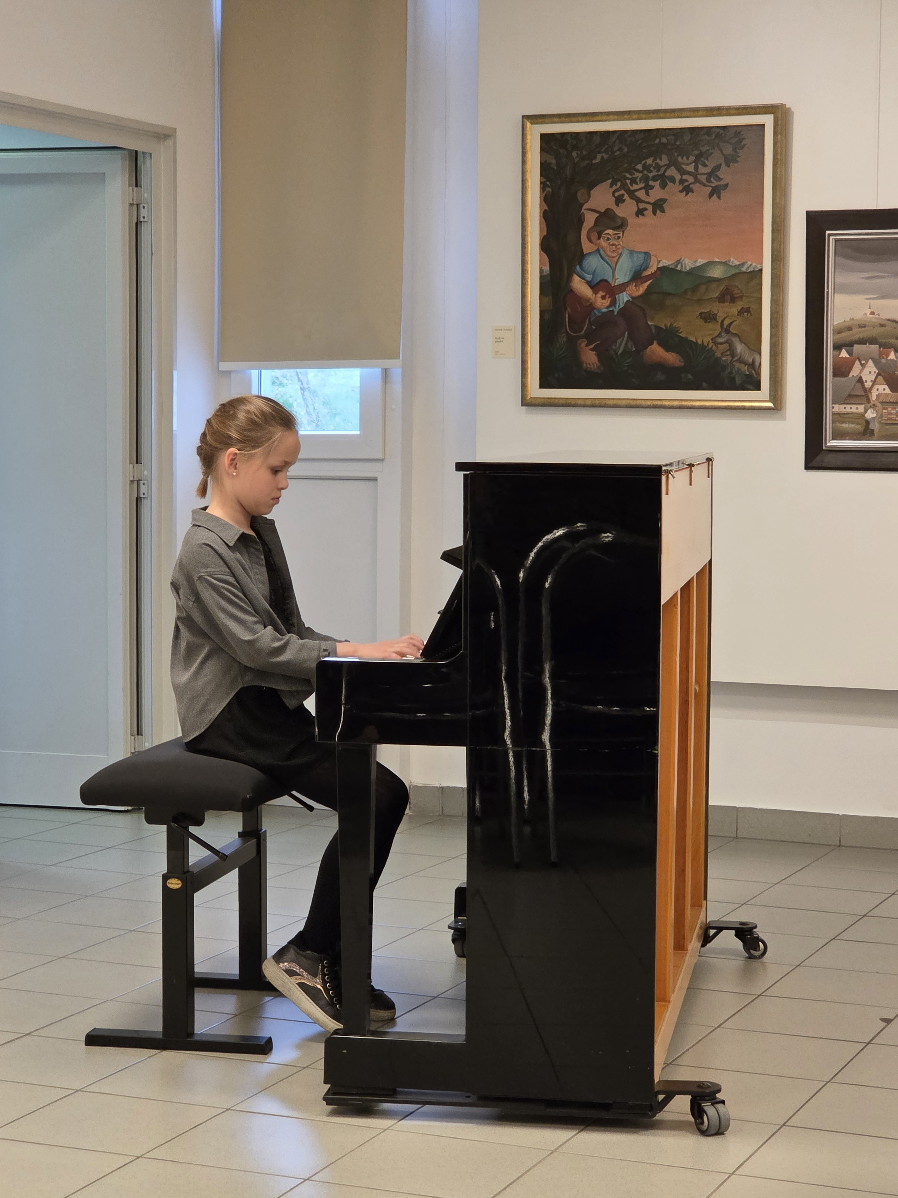 Četrti koncert iz cikla Mladi glasbeniki nastopajo v galeriji