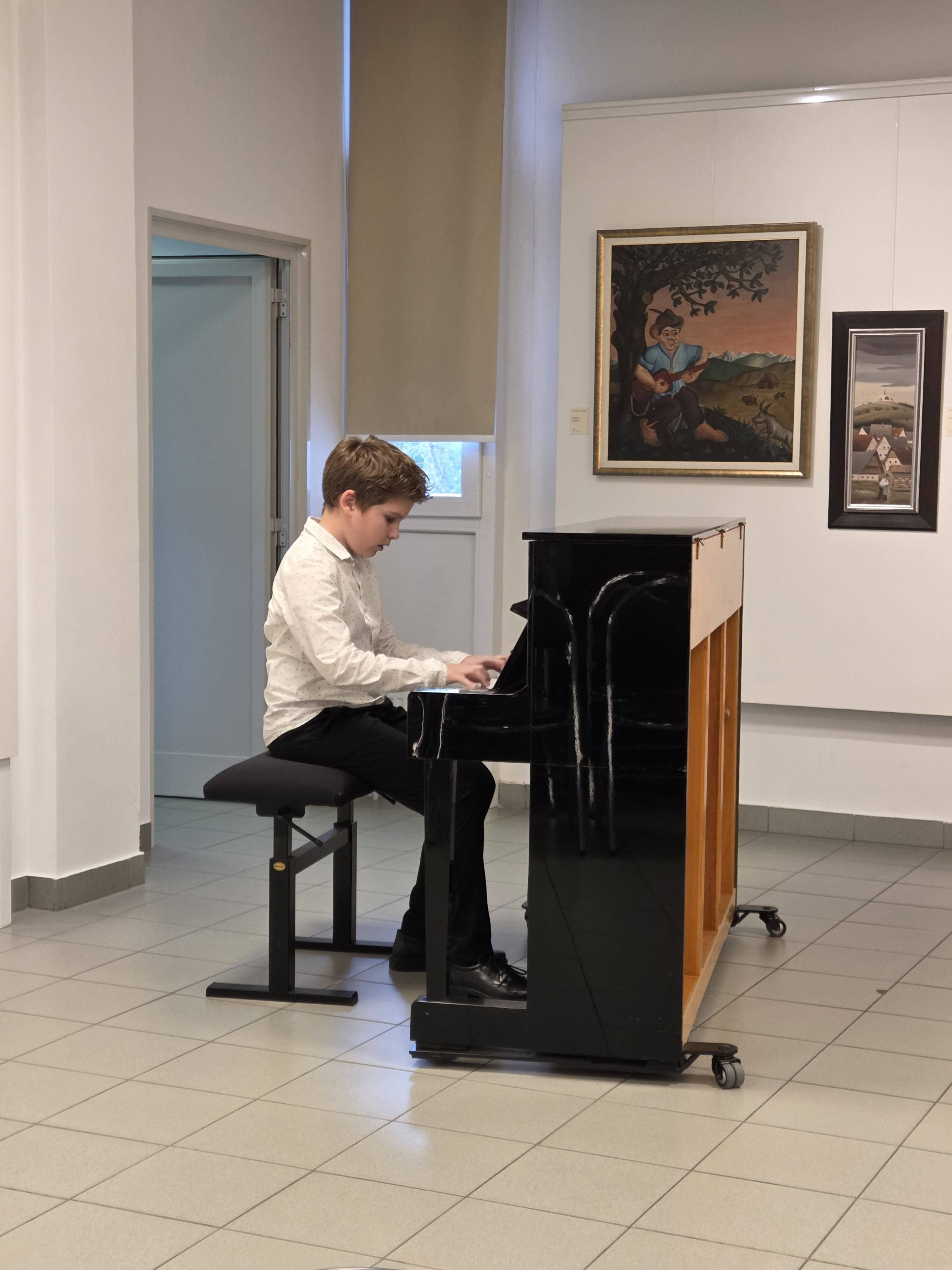 Četrti koncert iz cikla Mladi glasbeniki nastopajo v galeriji