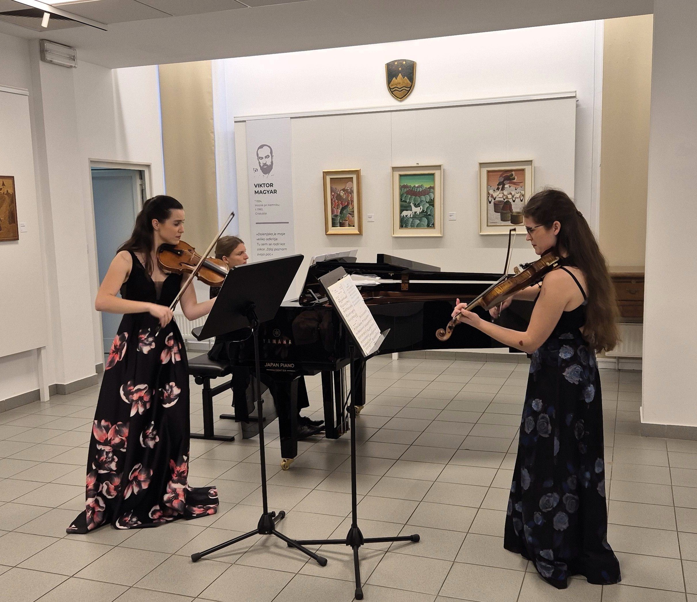 Četrtkova sozvočja, 4. koncert: Manja Slak, violina in Eva Zec, klavir