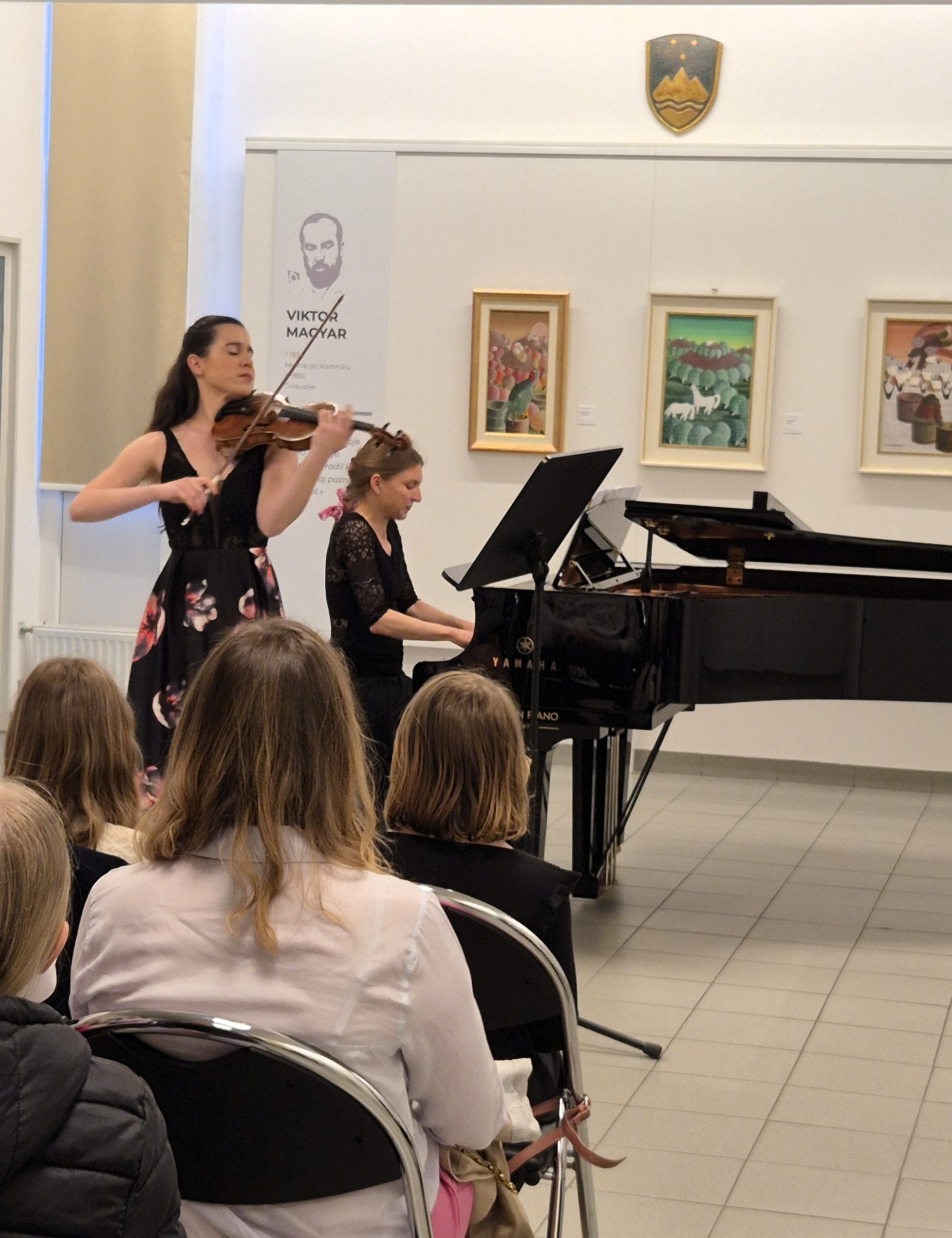 Četrtkova sozvočja, 4. koncert: Manja Slak, violina in Eva Zec, klavir