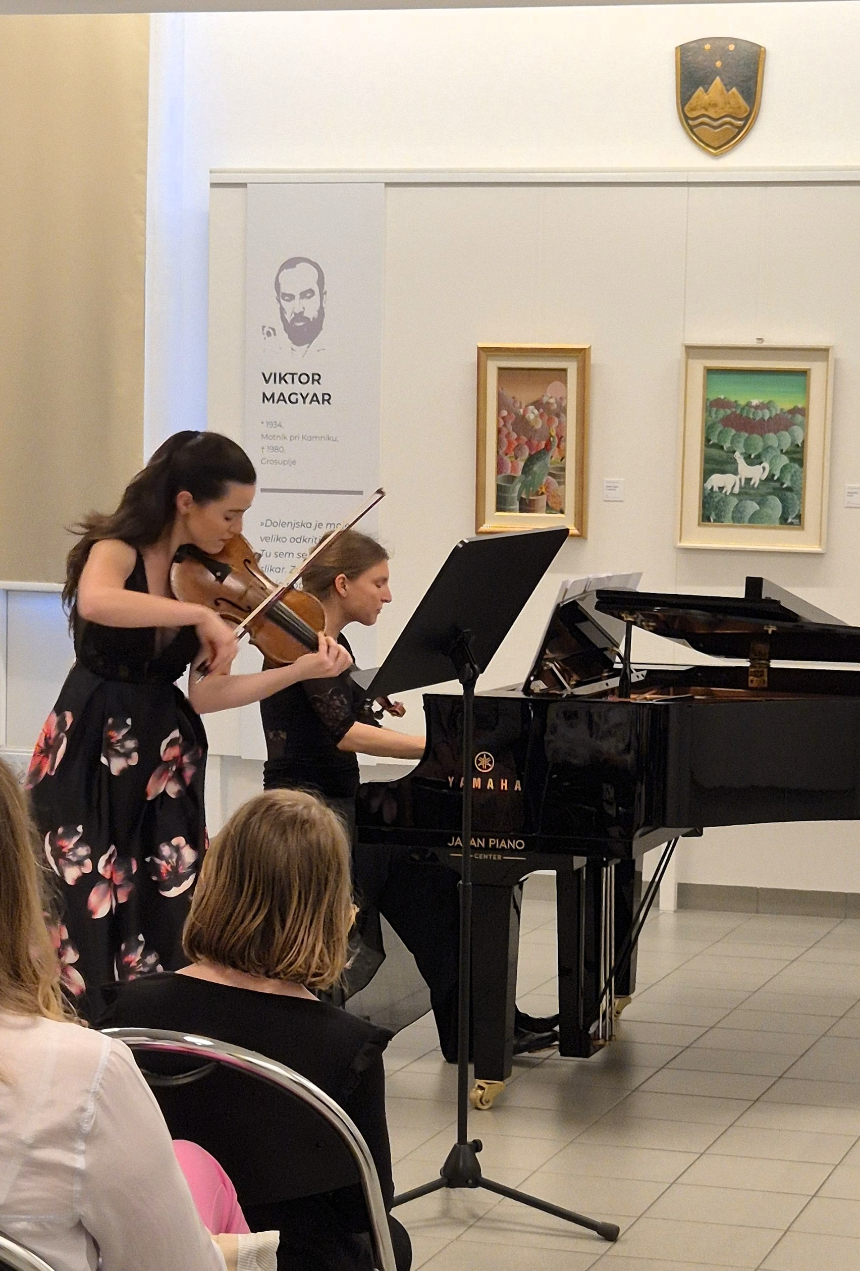 Četrtkova sozvočja, 4. koncert: Manja Slak, violina in Eva Zec, klavir