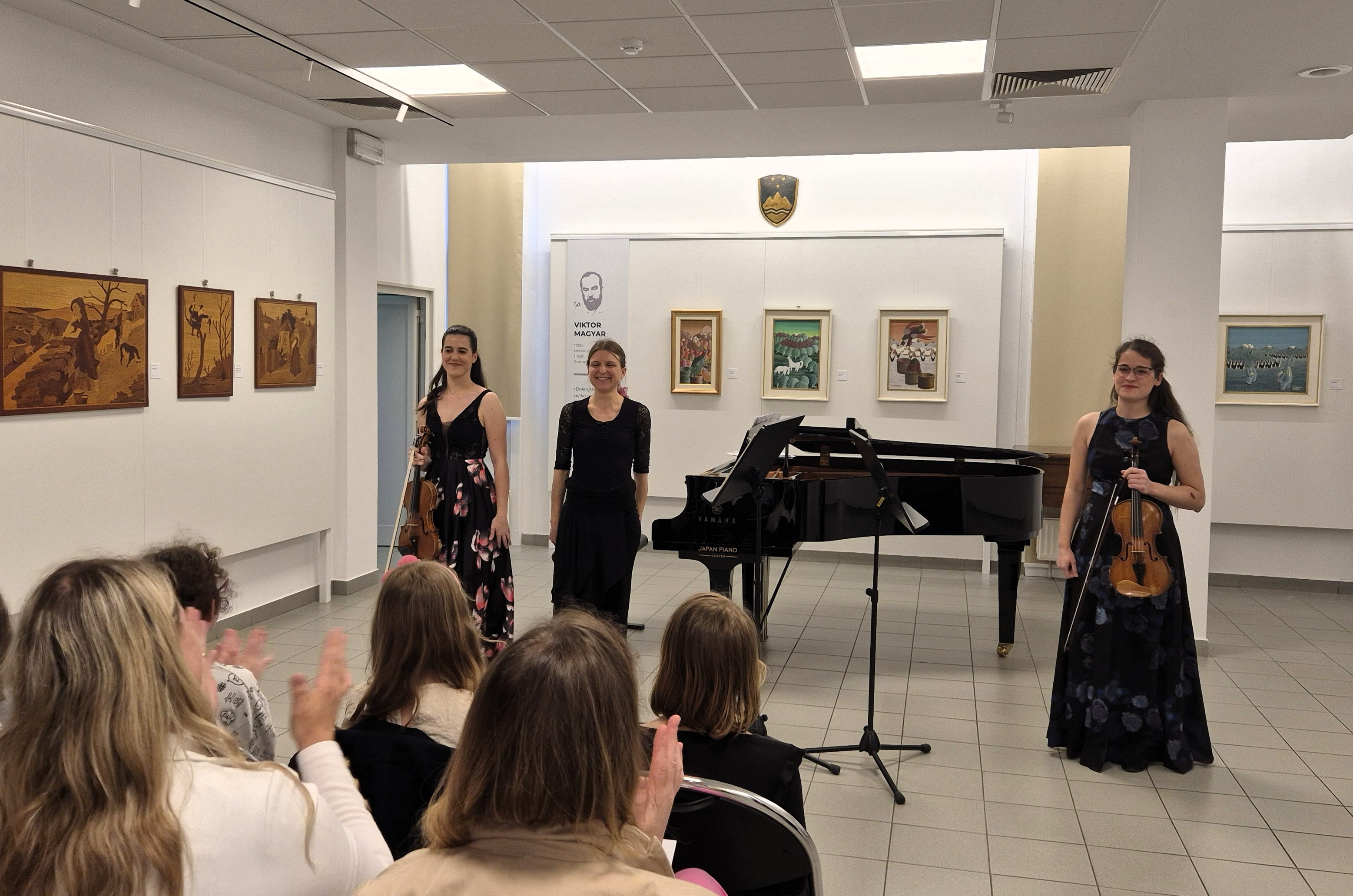 Četrtkova sozvočja, 4. koncert: Manja Slak, violina in Eva Zec, klavir