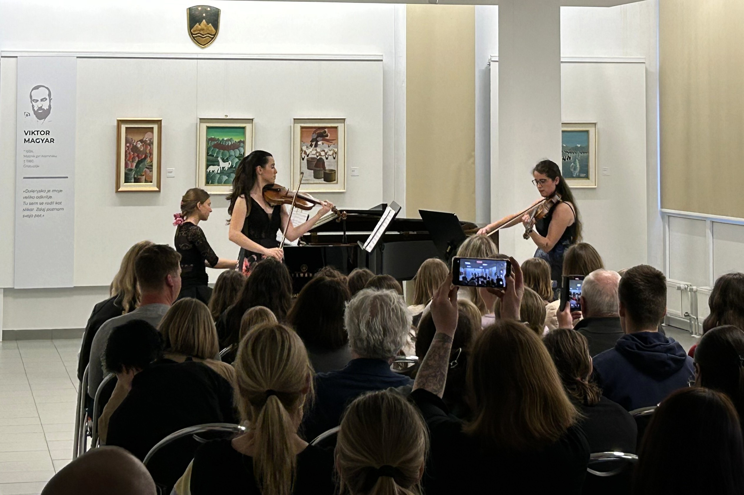 Četrtkova sozvočja, 4. koncert: Manja Slak, violina in Eva Zec, klavir