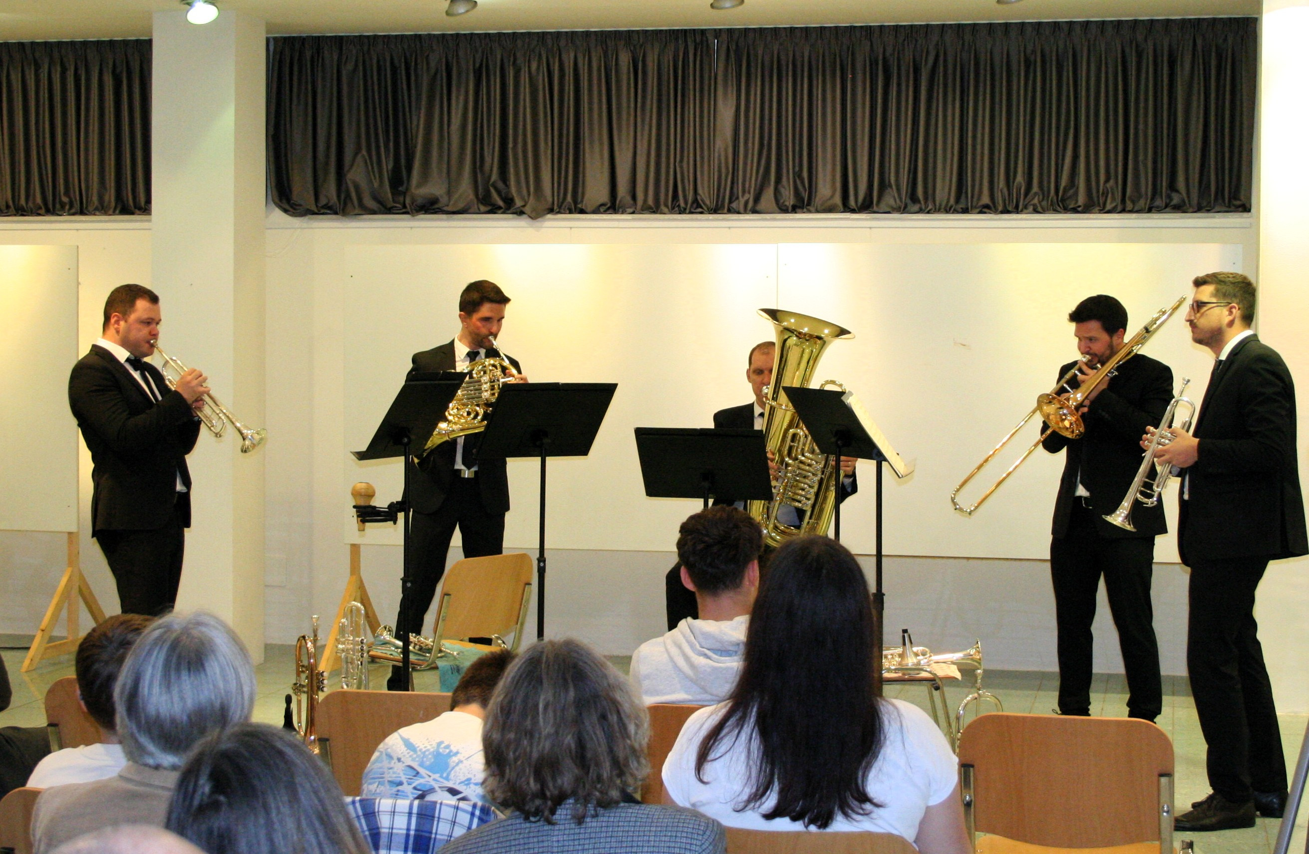 Četrtkova sozvočja: Trobilni kvintet Contrast