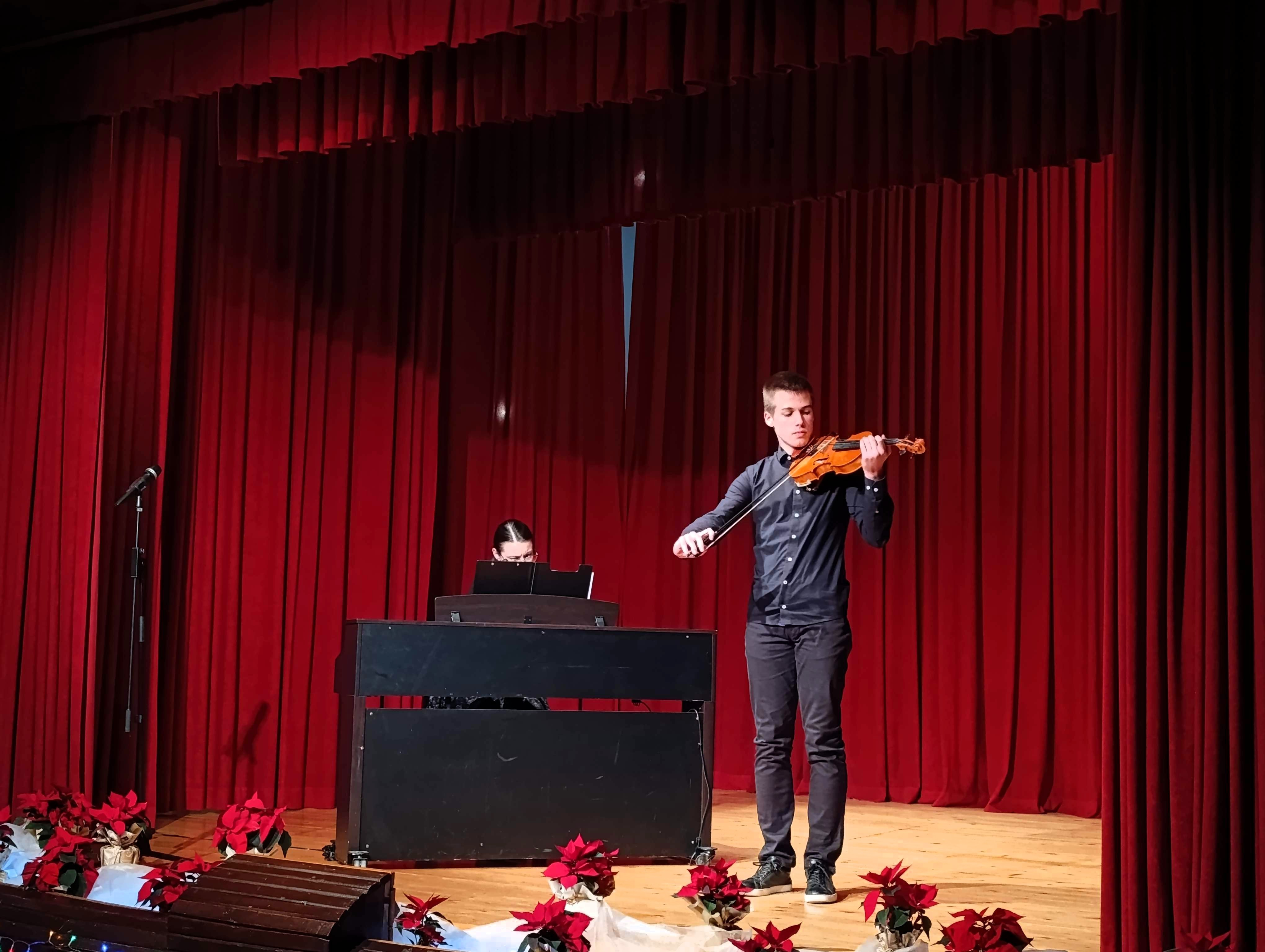 Decembrski koncert v Dobrniču