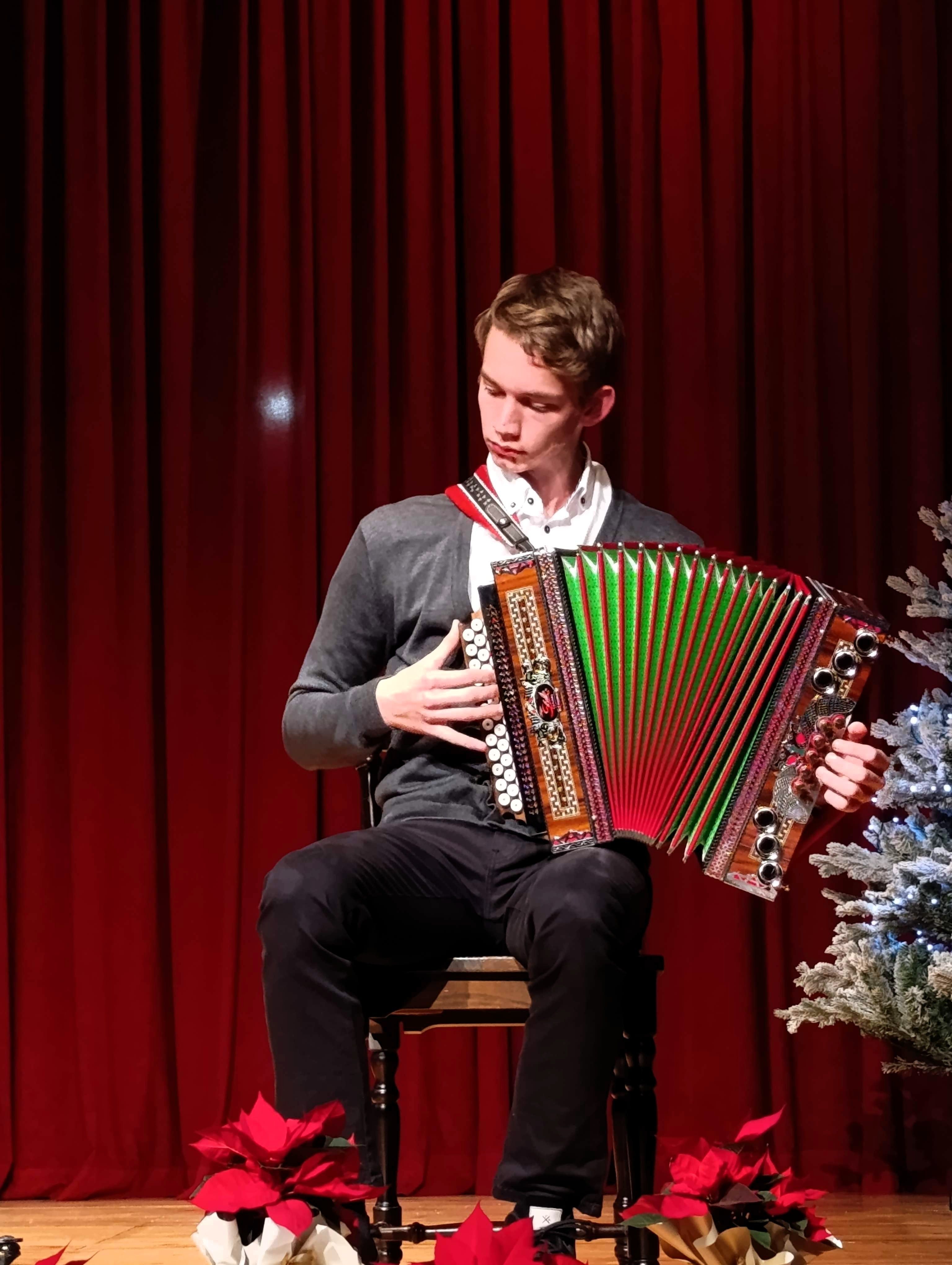 Decembrski koncert v Dobrniču