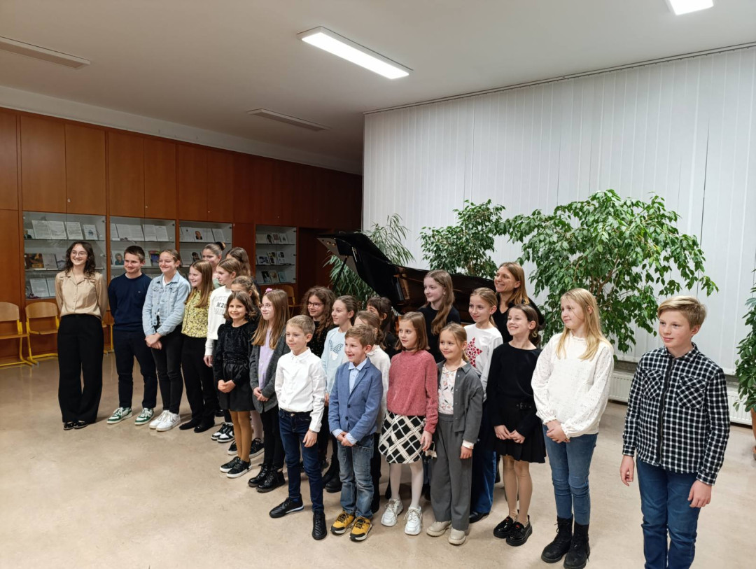 Interni razredni nastop učencev klavirja