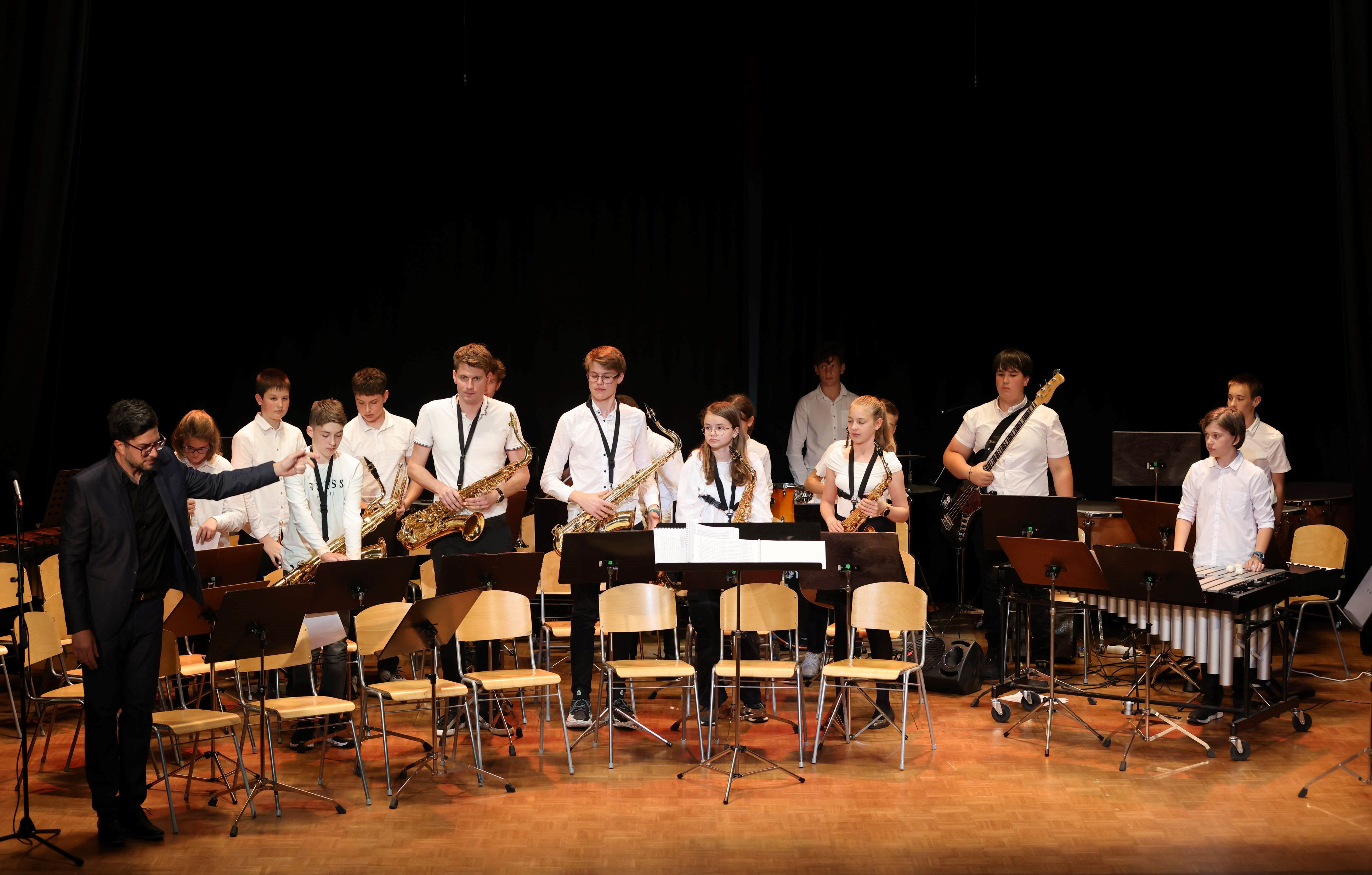 Koncert pihalnega orkestra, big banda in komornih skupin