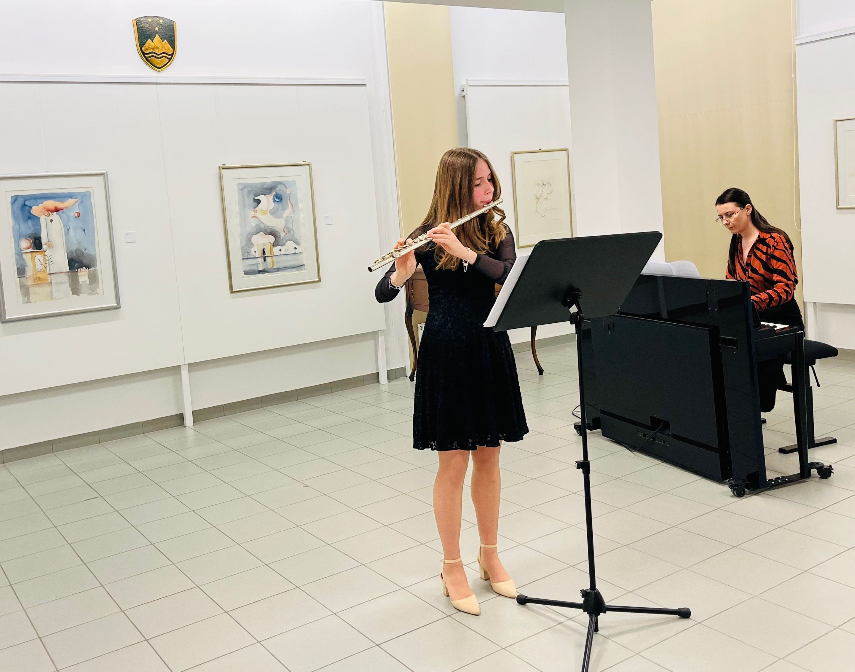 Mladi glasbeniki nastopajo v galeriji - 1. koncert