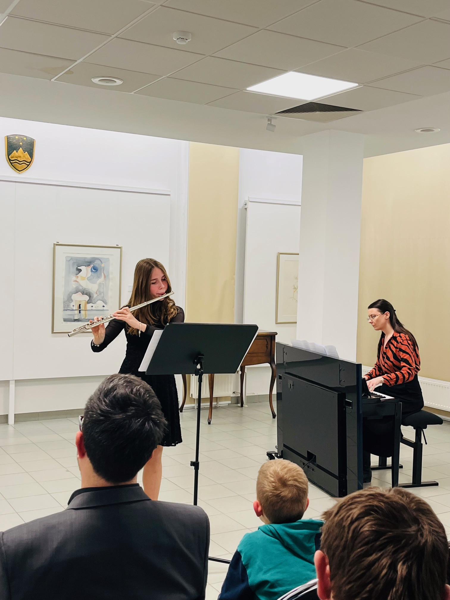 Mladi glasbeniki nastopajo v galeriji - 1. koncert