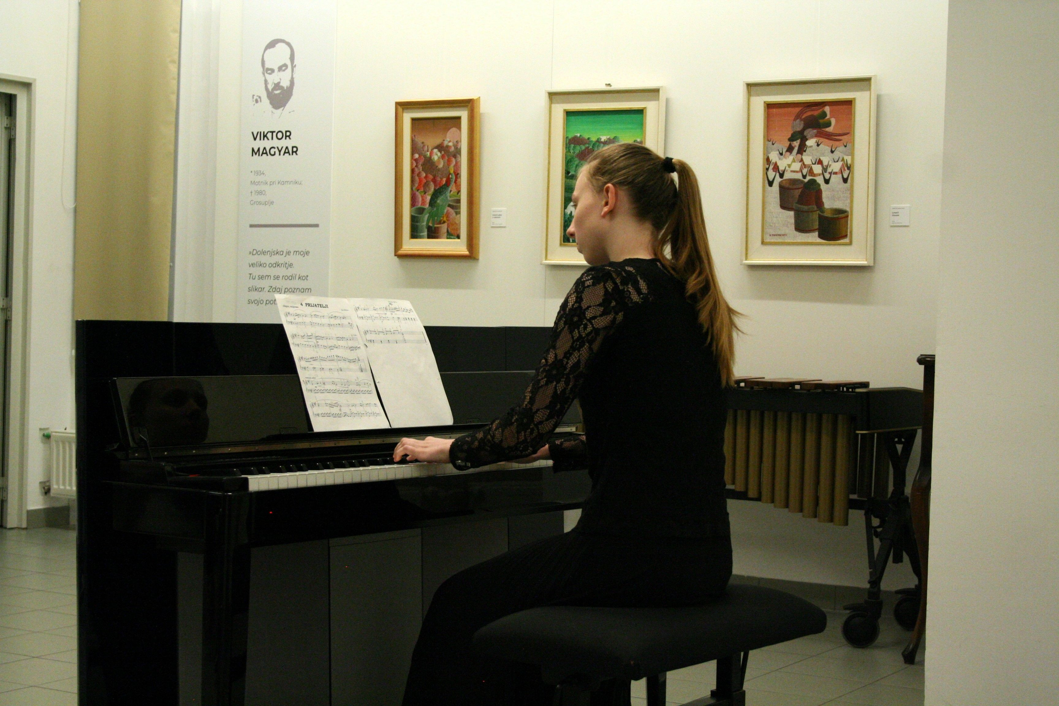 Mladi glasbeniki nastopajo v galeriji - 2. koncert