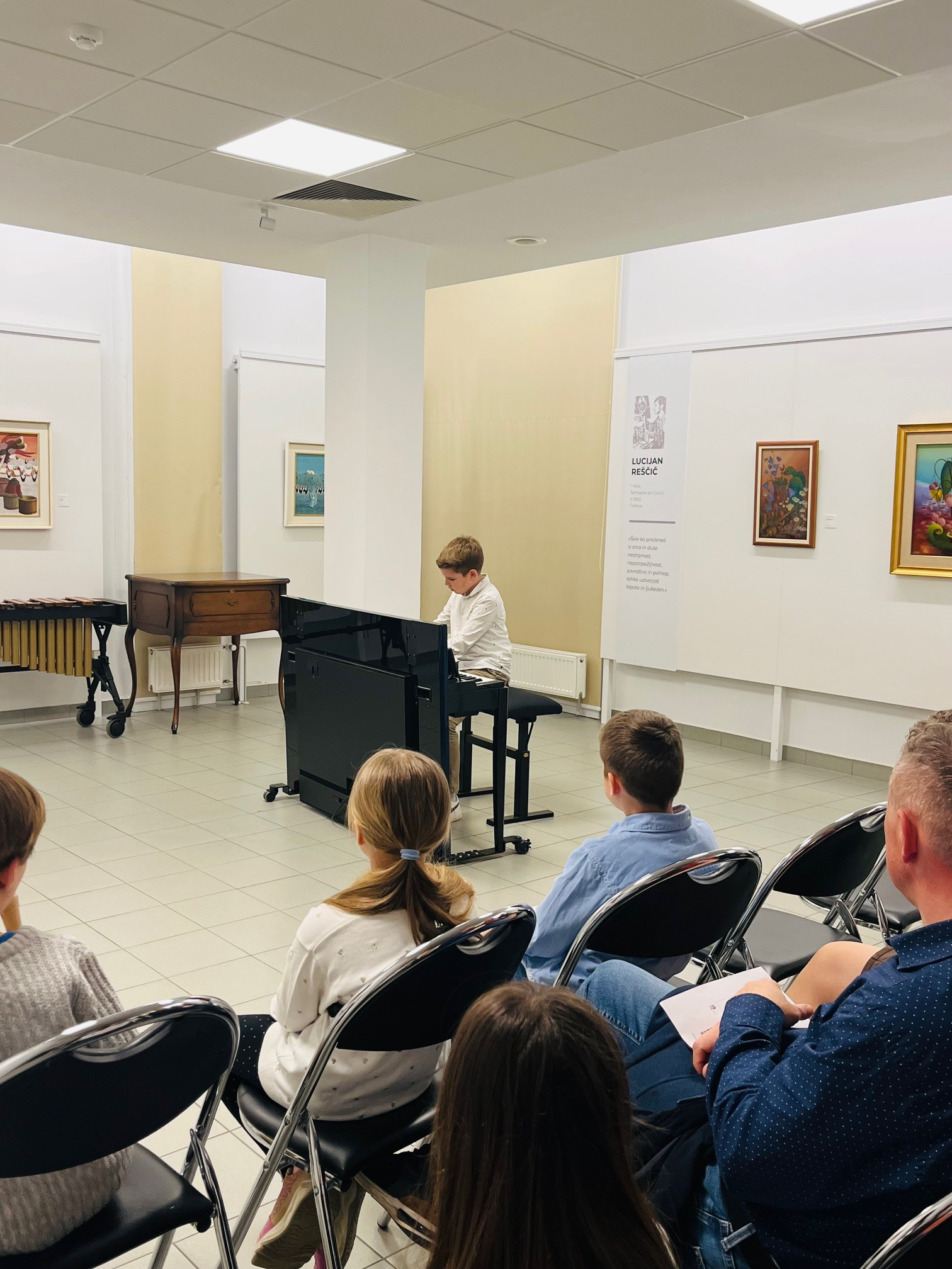 Mladi glasbeniki nastopajo v galeriji - 2. koncert