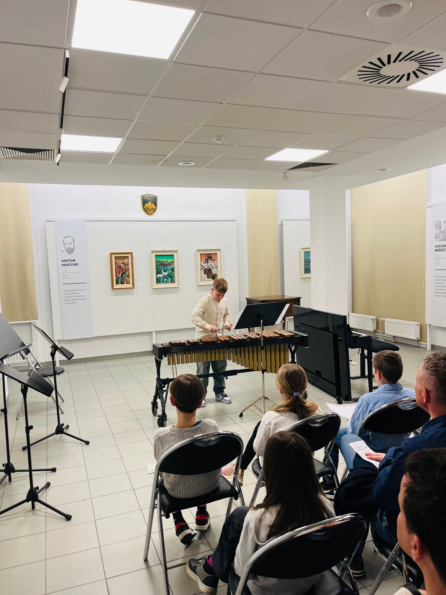 Mladi glasbeniki nastopajo v galeriji - 2. koncert