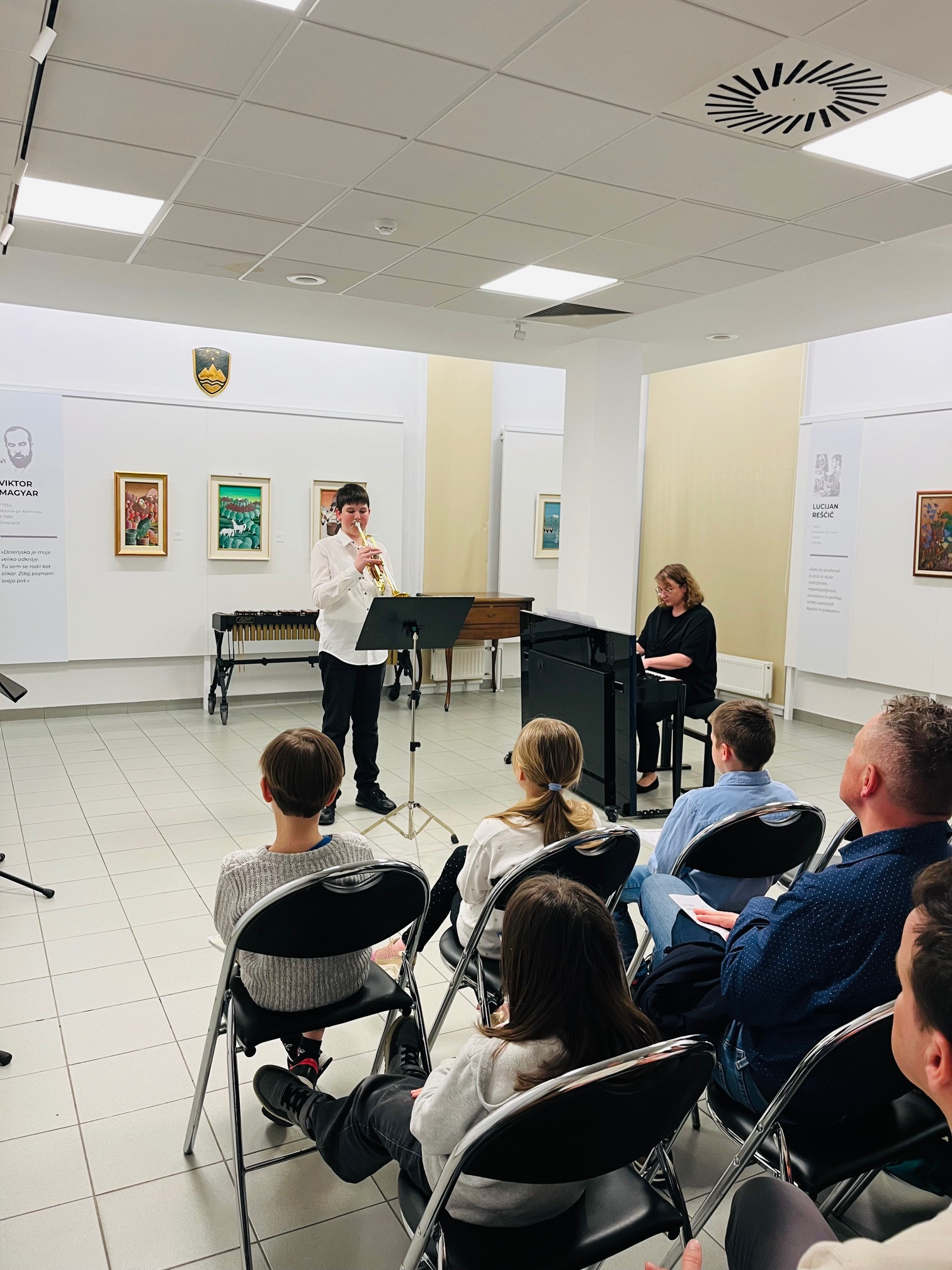 Mladi glasbeniki nastopajo v galeriji - 2. koncert