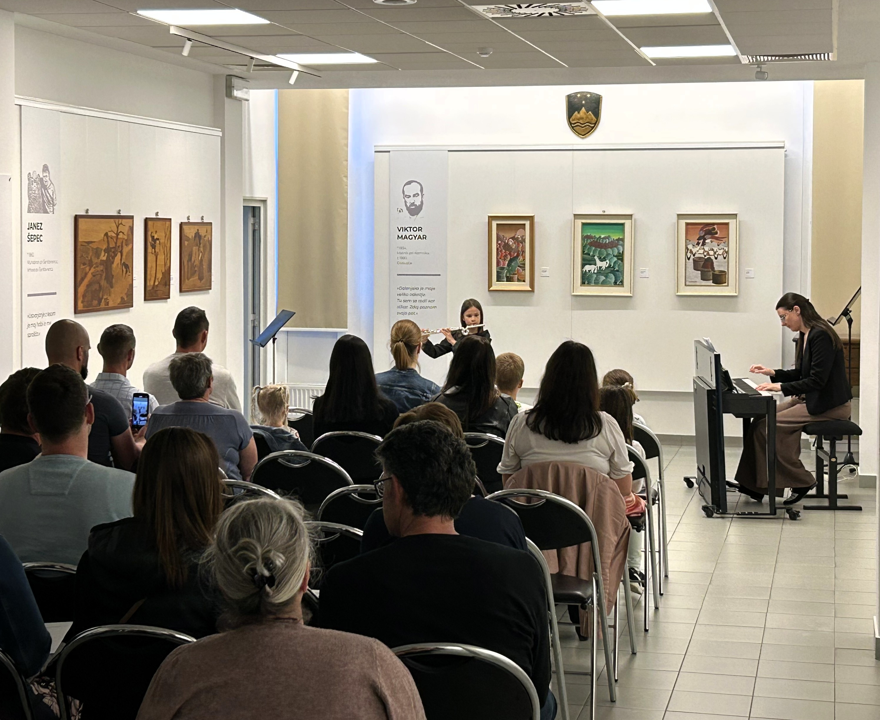 Mladi glasbeniki nastopajo v galeriji - 4. koncert