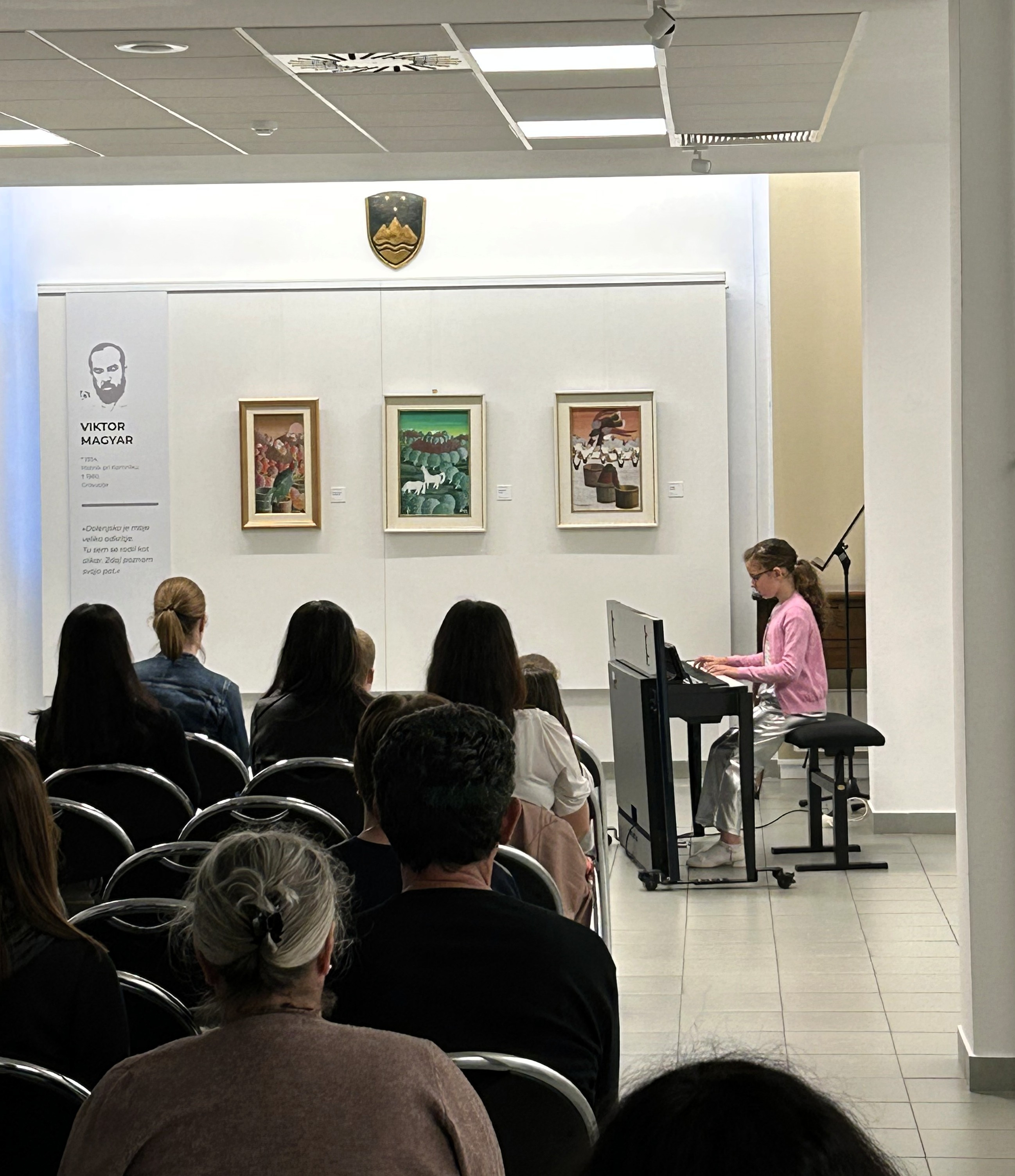 Mladi glasbeniki nastopajo v galeriji - 4. koncert