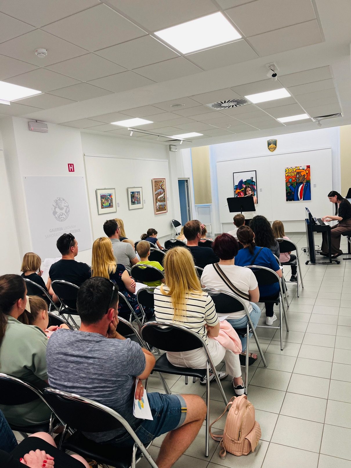 Mladi glasbeniki nastopajo v galeriji - 5. koncert