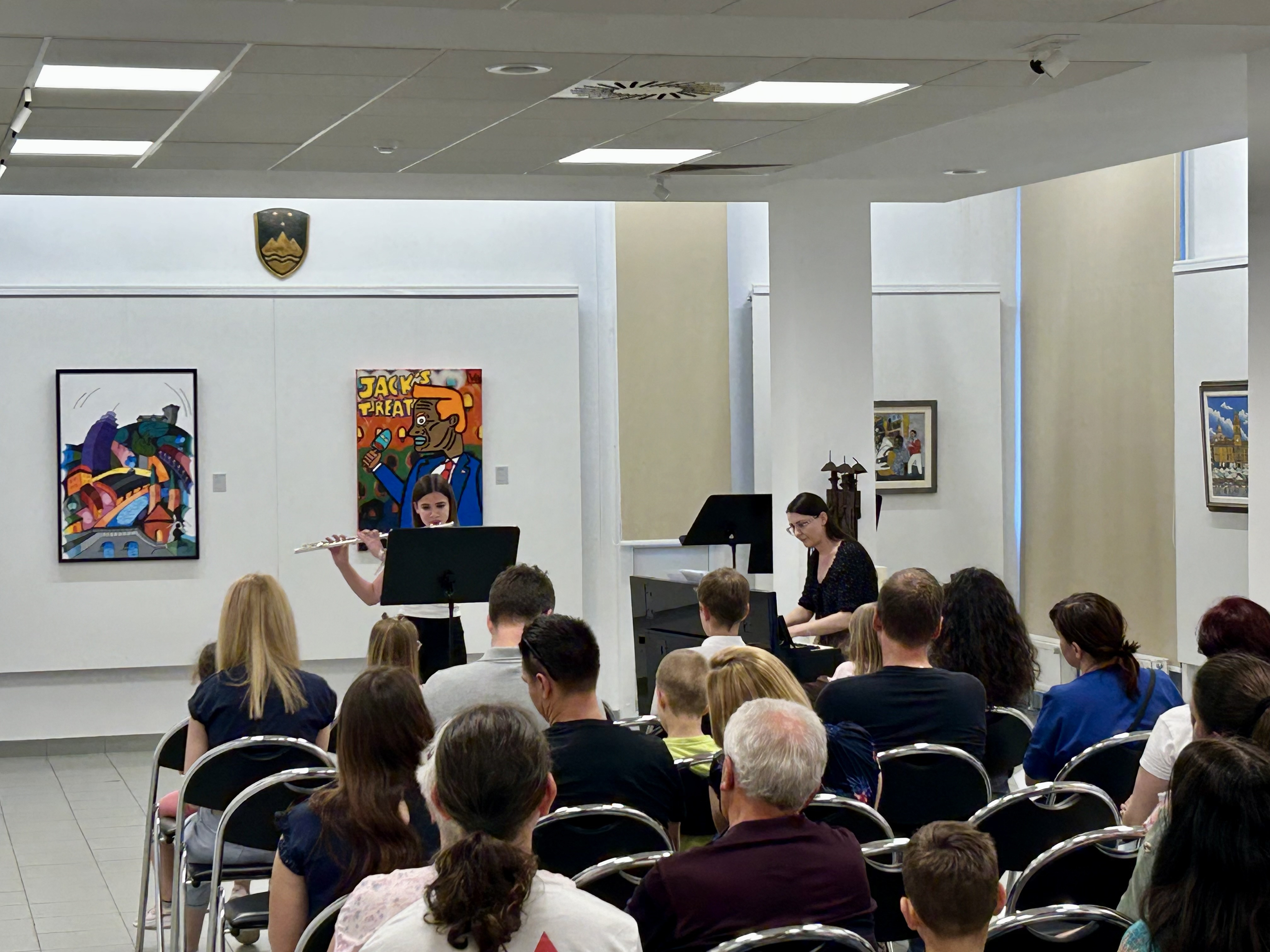 Mladi glasbeniki nastopajo v galeriji - 5. koncert