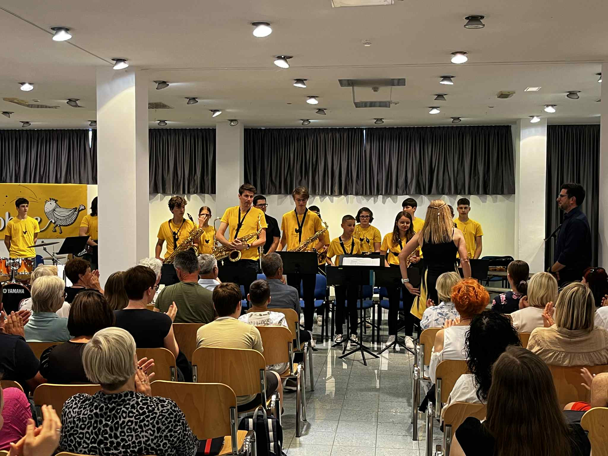 Nastop big banda Glasbene šole Trebnje na koncertu MePZ Leo Fortis