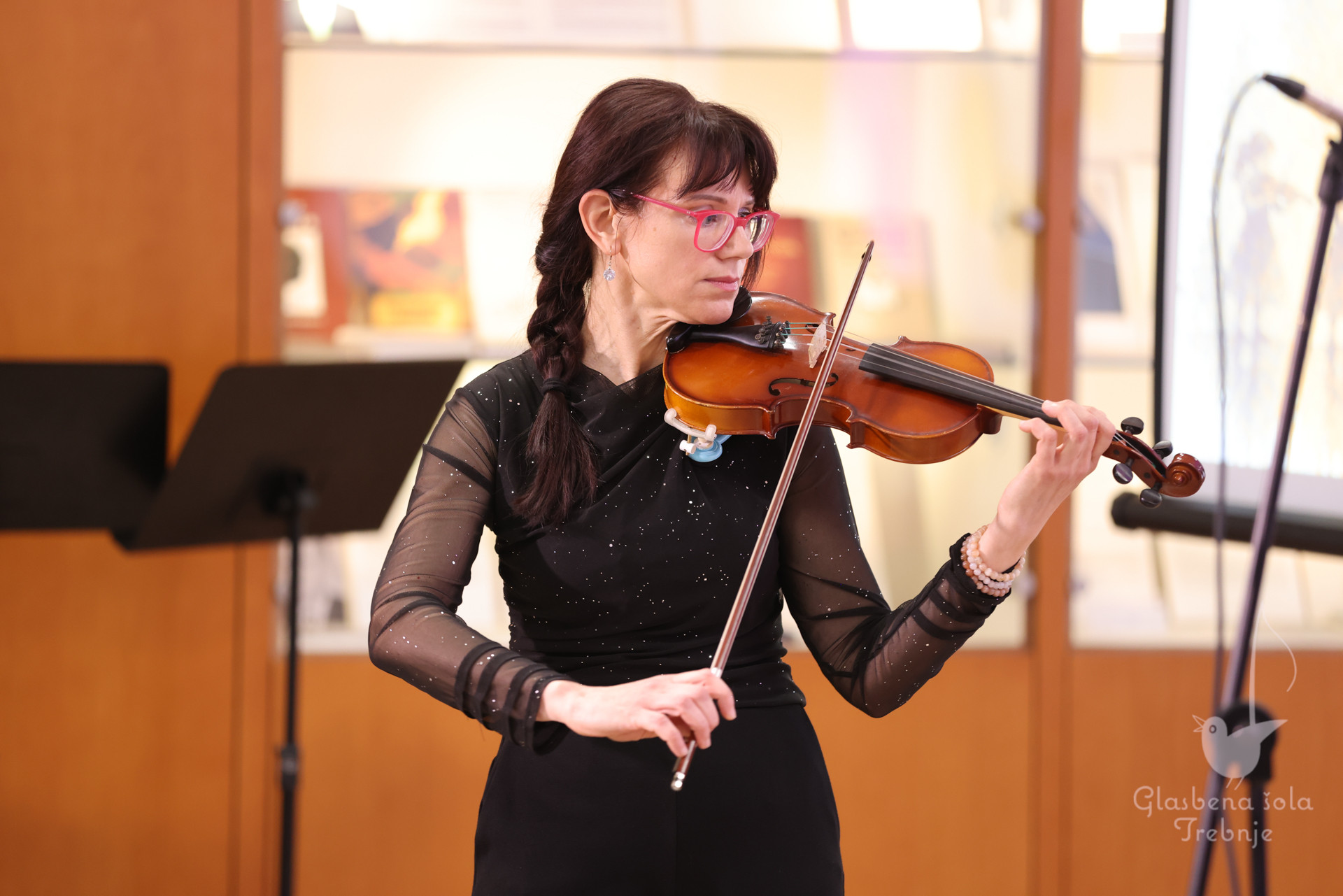 Nastop godalnega oddelka ob 50-letnici šole