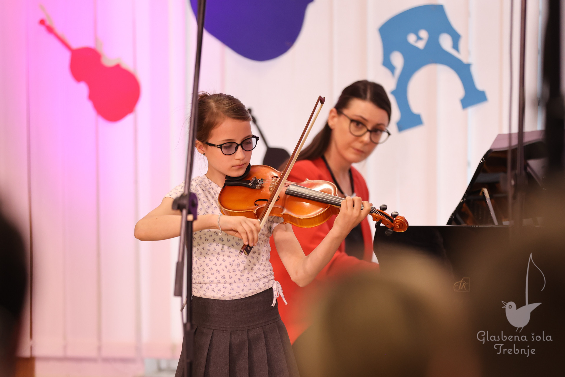 Nastop godalnega oddelka ob 50-letnici šole