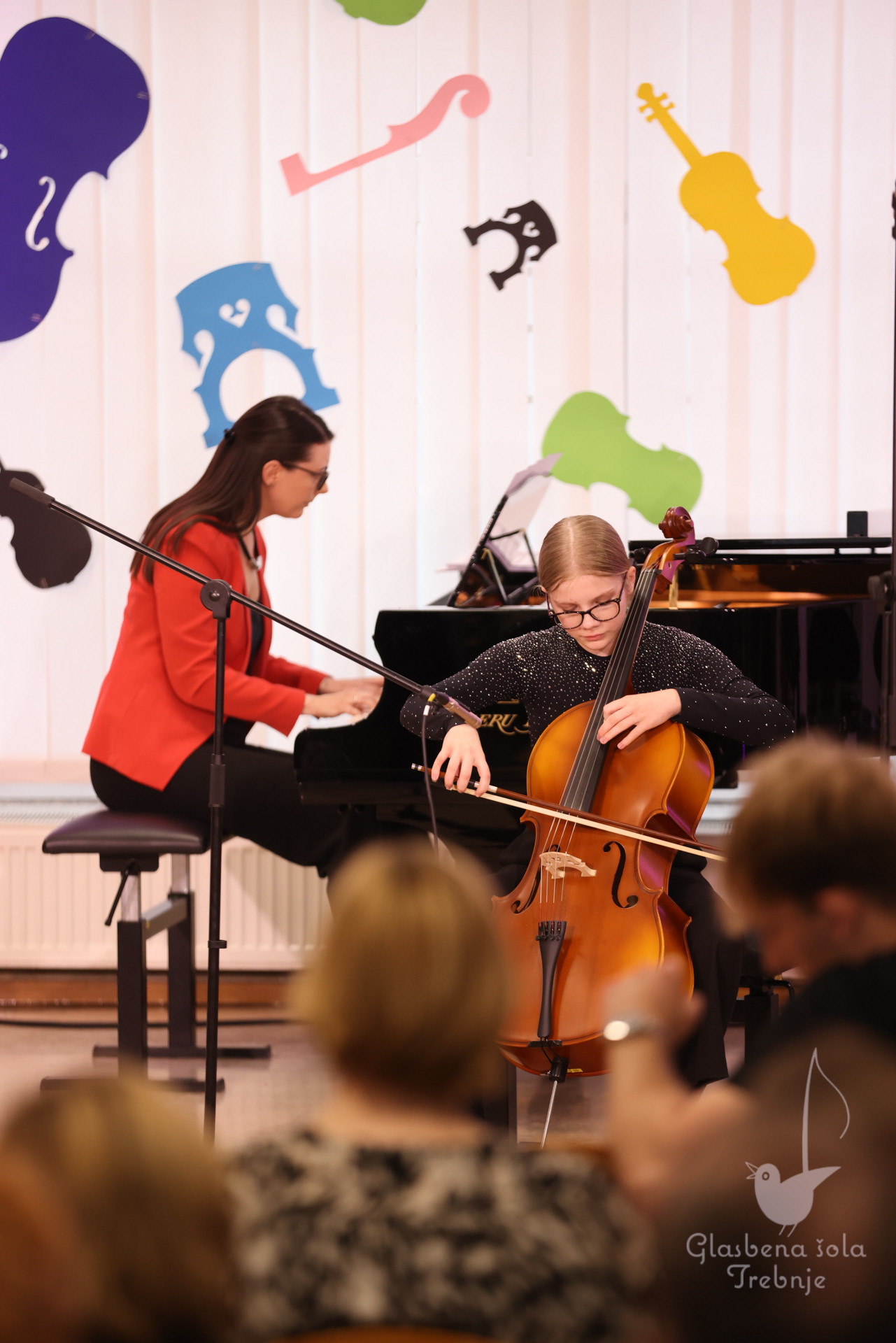 Nastop godalnega oddelka ob 50-letnici šole