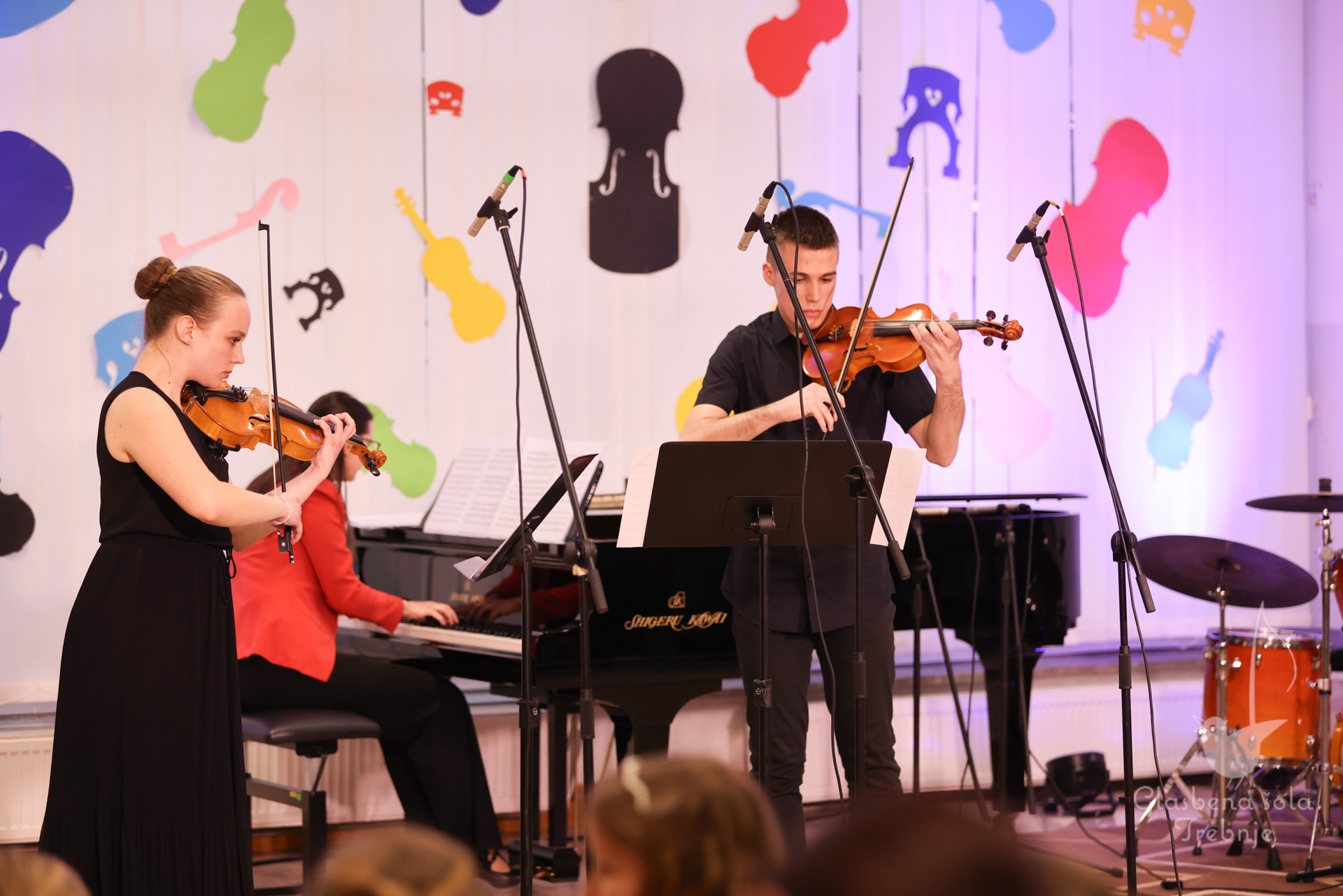 Nastop godalnega oddelka ob 50-letnici šole