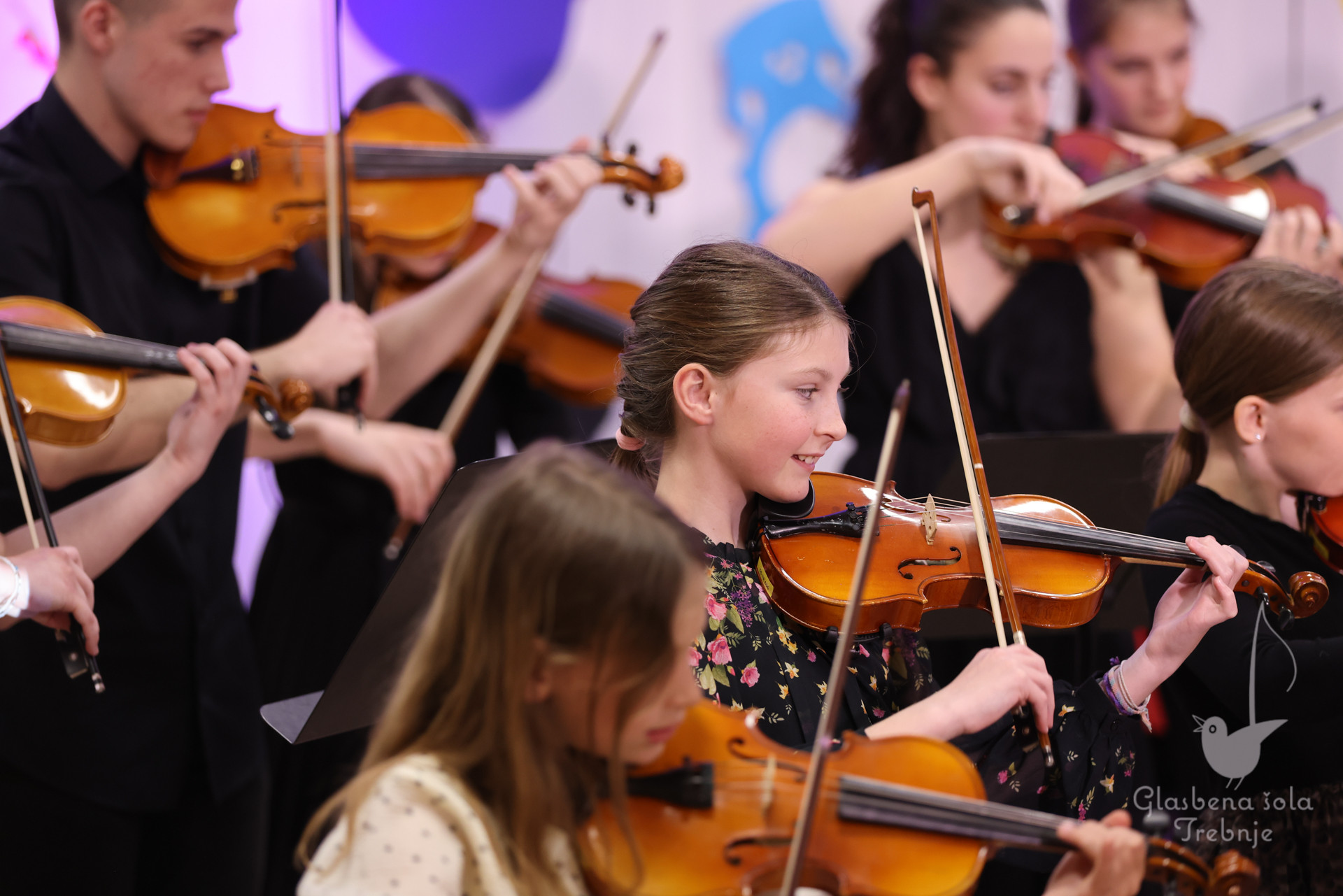 Nastop godalnega oddelka ob 50-letnici šole