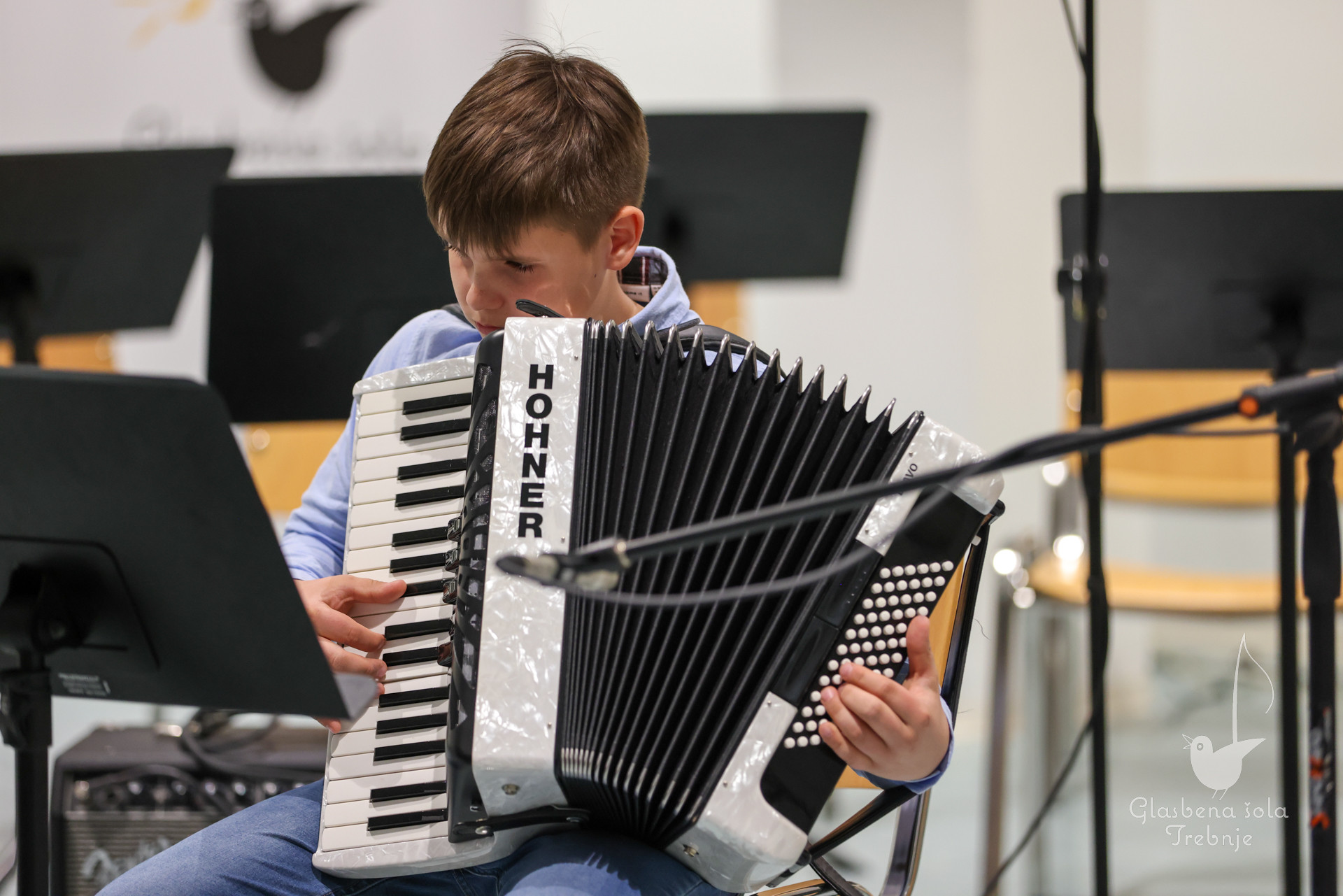 Nastop kitarskega in harmonikarskega oddelka ob 50-letnici šole