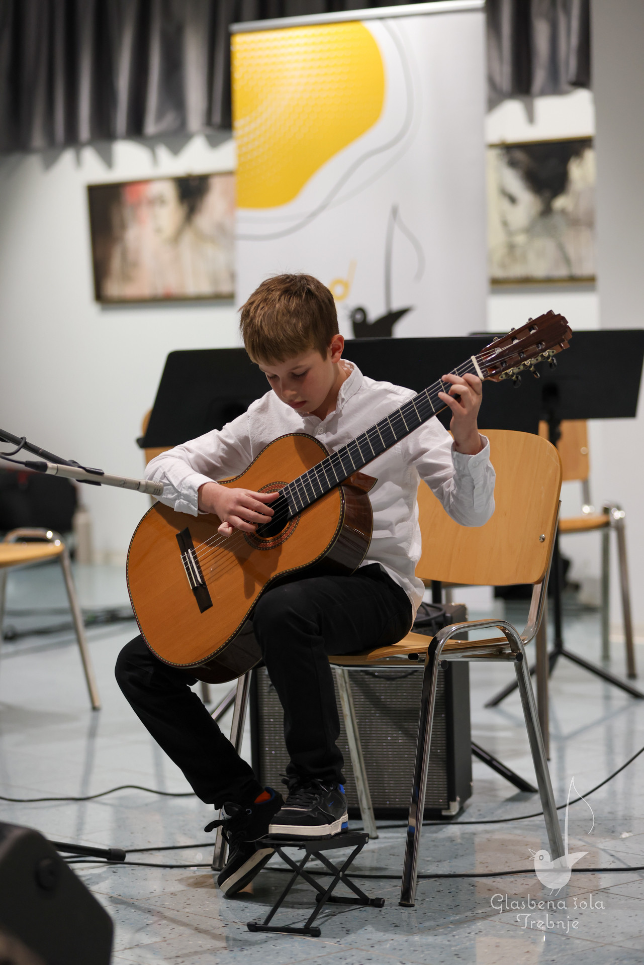 Nastop kitarskega in harmonikarskega oddelka ob 50-letnici šole