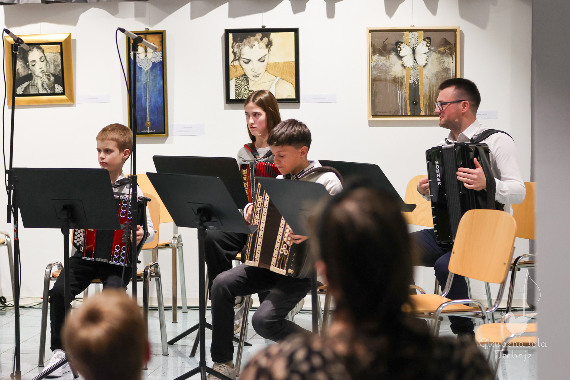 Nastop kitarskega in harmonikarskega oddelka ob 50-letnici šole