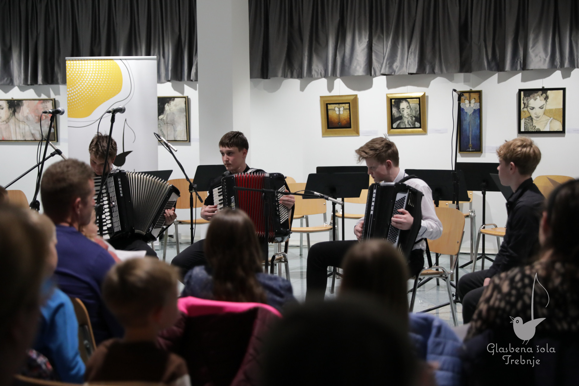Nastop kitarskega in harmonikarskega oddelka ob 50-letnici šole