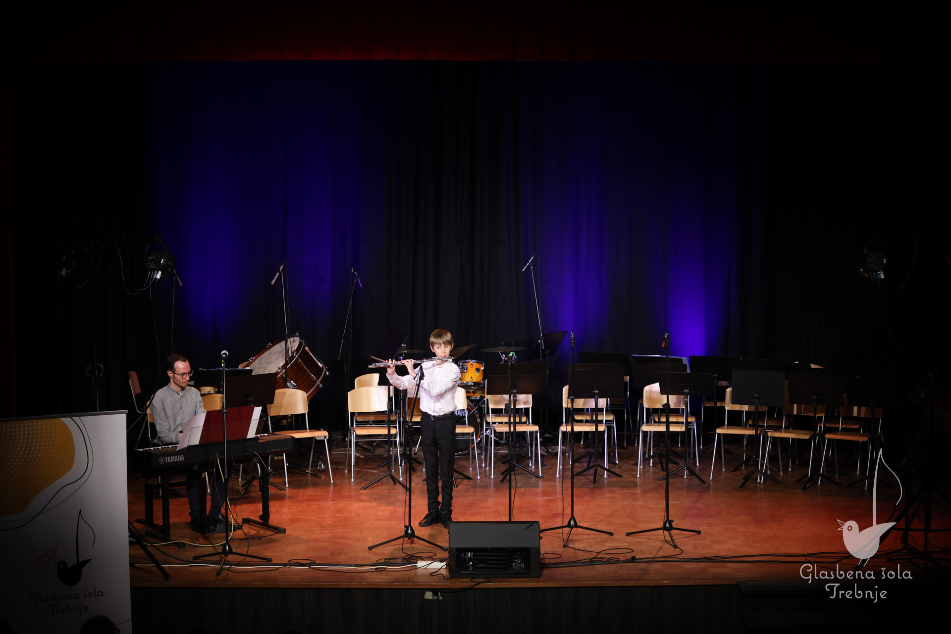 Nastop oddelka za pihala in oddelka za trobila in tolkala ob 50-letnici šole