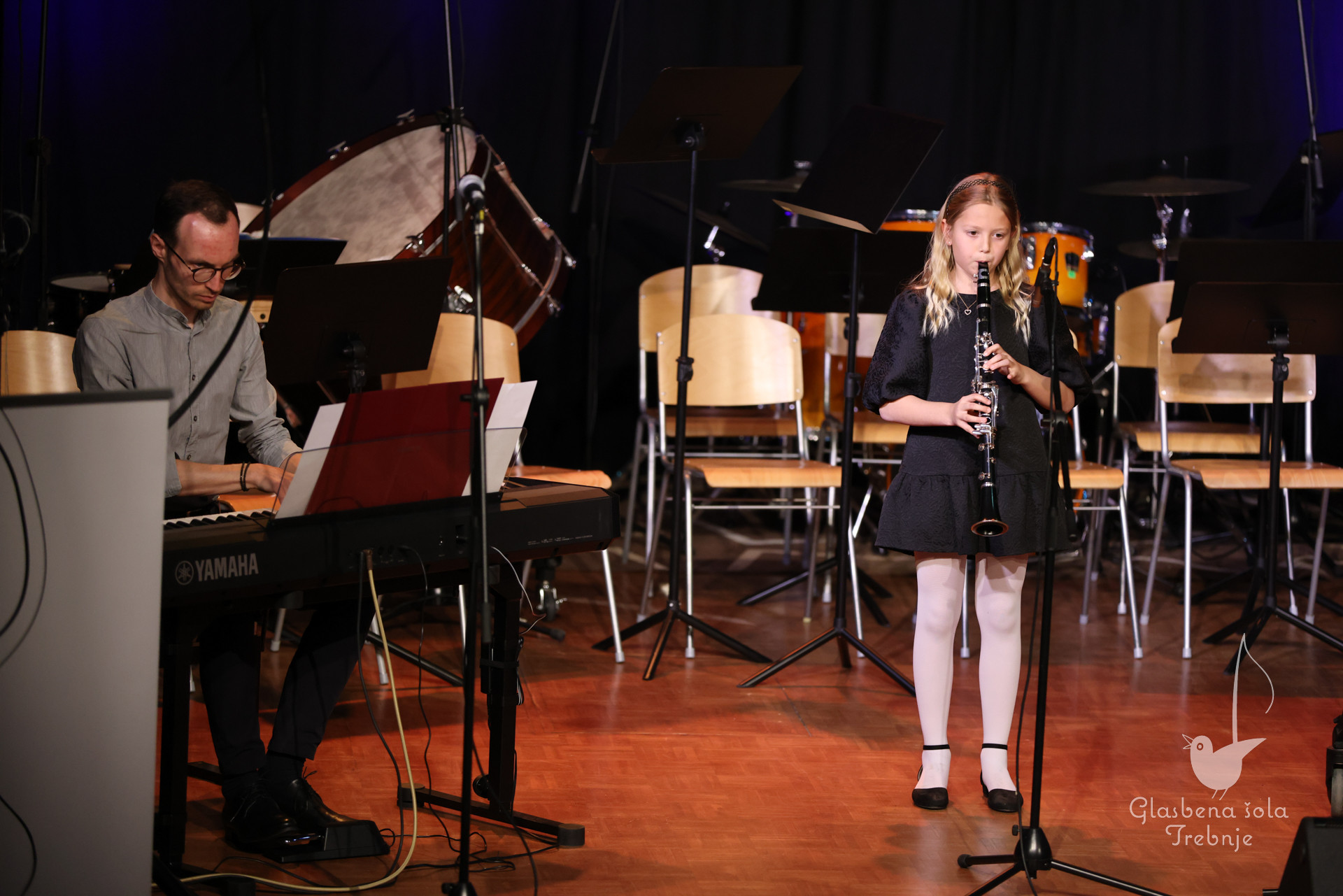 Nastop oddelka za pihala in oddelka za trobila in tolkala ob 50-letnici šole